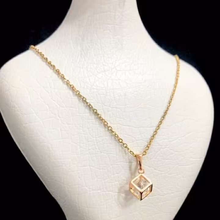 گردنبندزنانه دخترانه ظریف طرح مکعب استیل مارک ژوپینگ