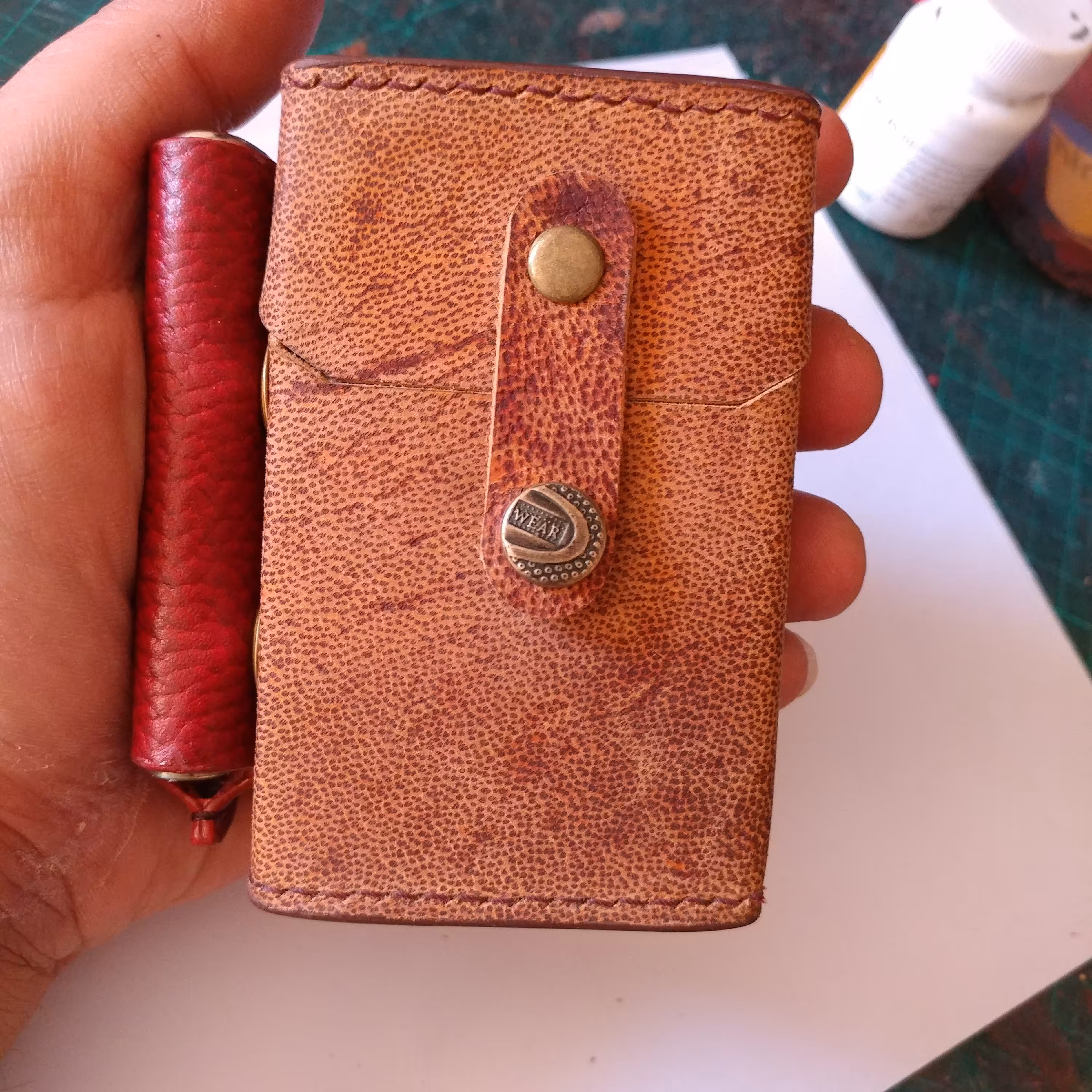 اکسسوری کیف سیگار و فندک متصل چرمی