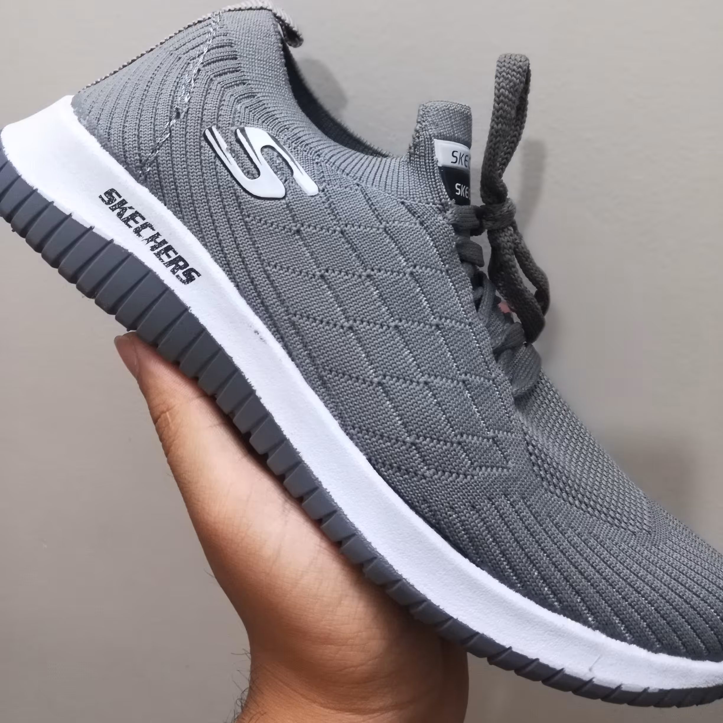 کتونی اسکیچرز