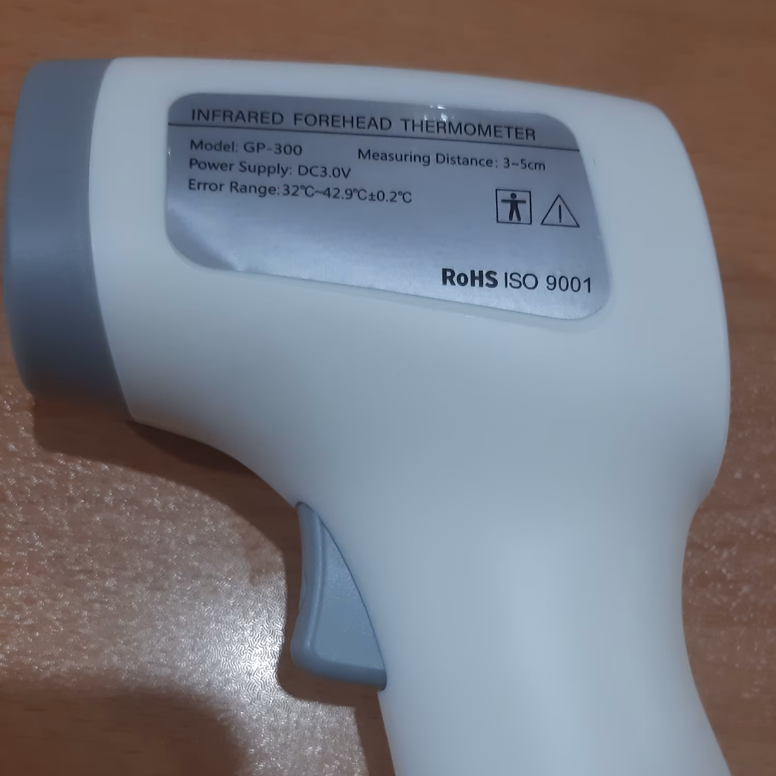 دماسنج  پیشانی مدل تفنگی اینفرارد Gp300