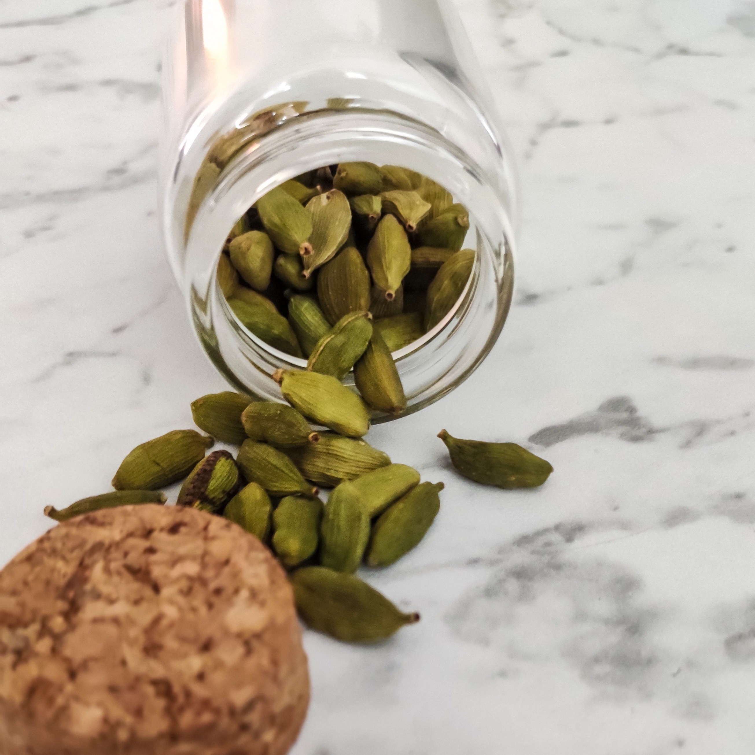 هل سبز معطر و با کیفیت ( 50 گرمی)