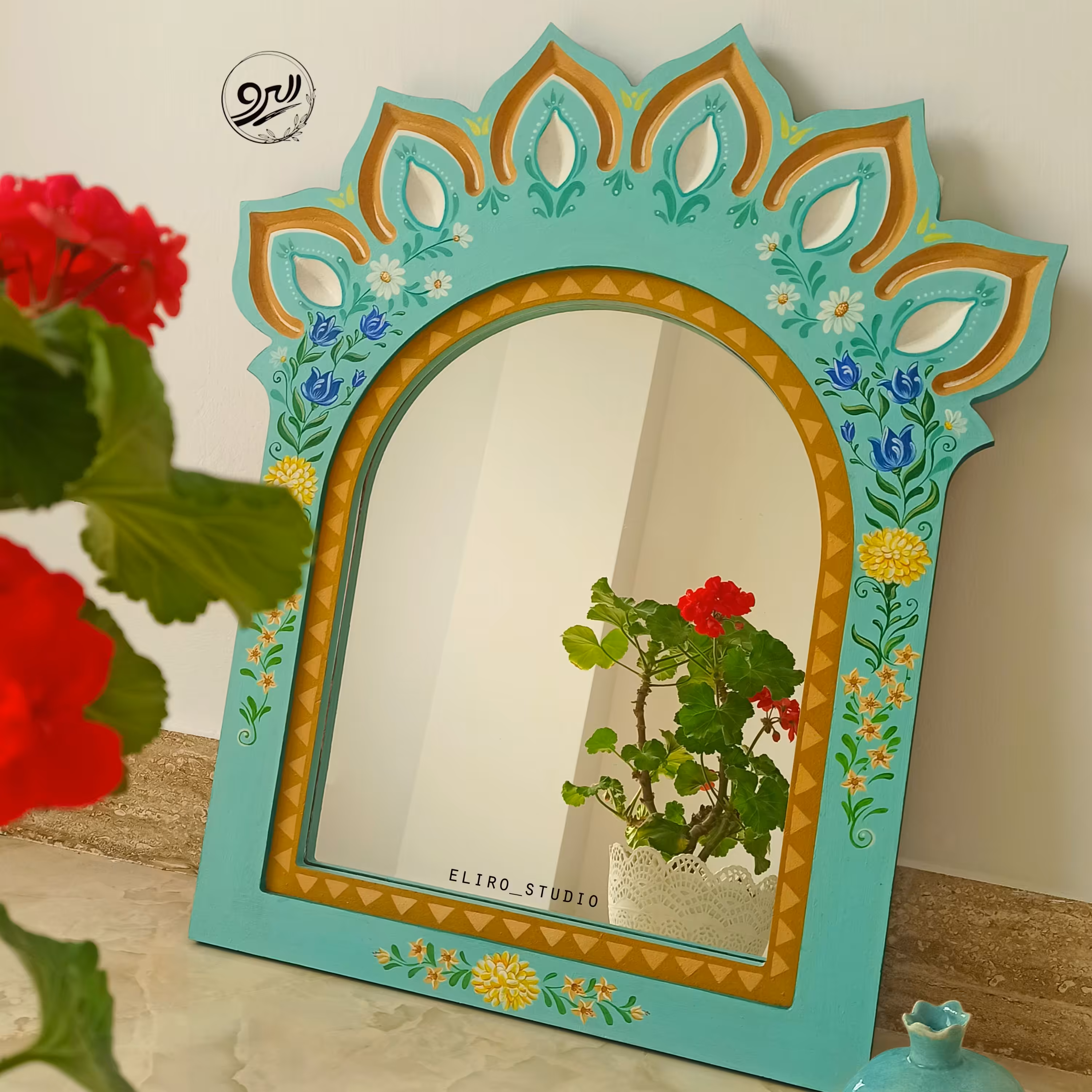 قاب آینه نقاشی شده جنس قاب چوب قابل شستشو