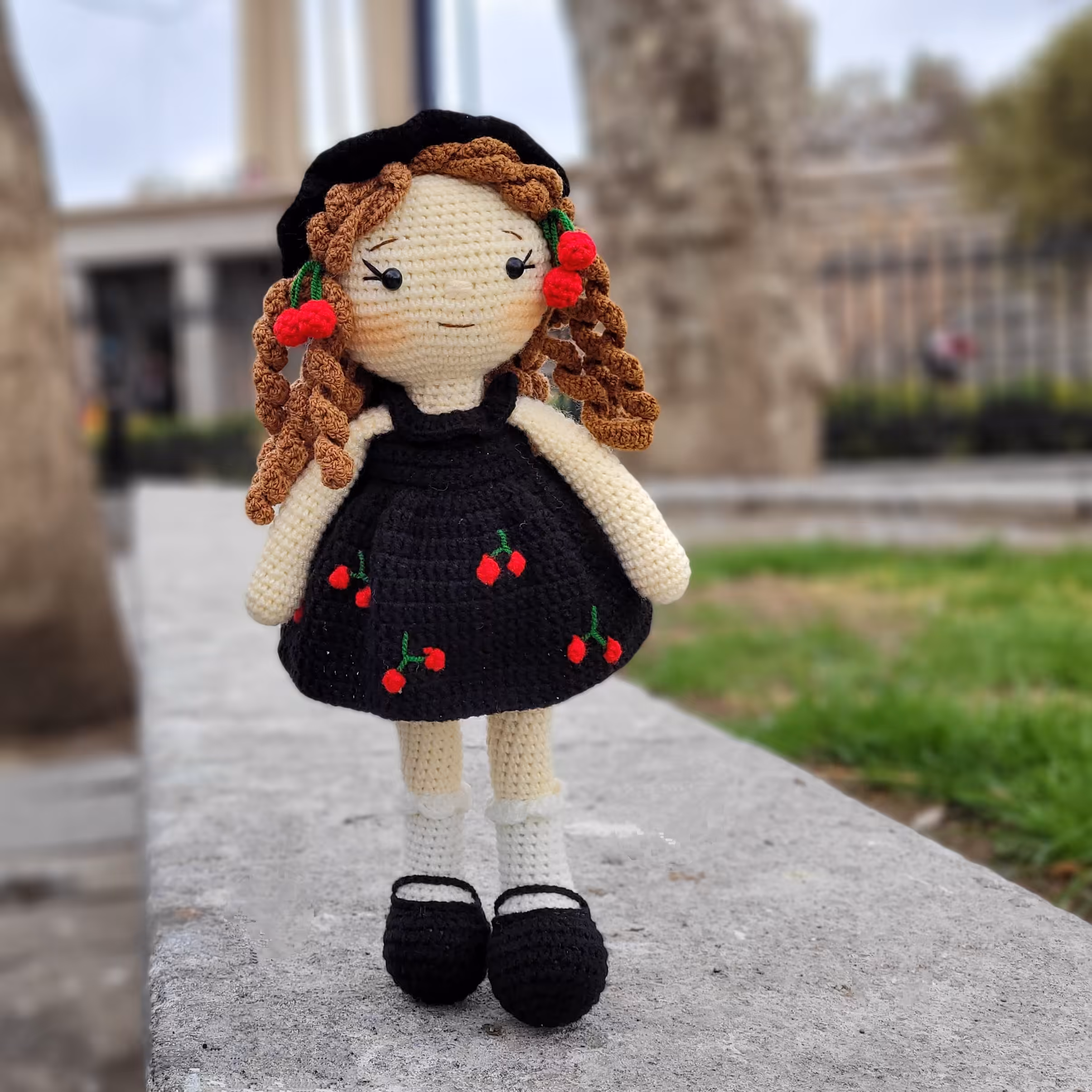 دختر بافتنی مدل گیلاس..قد 30سانت