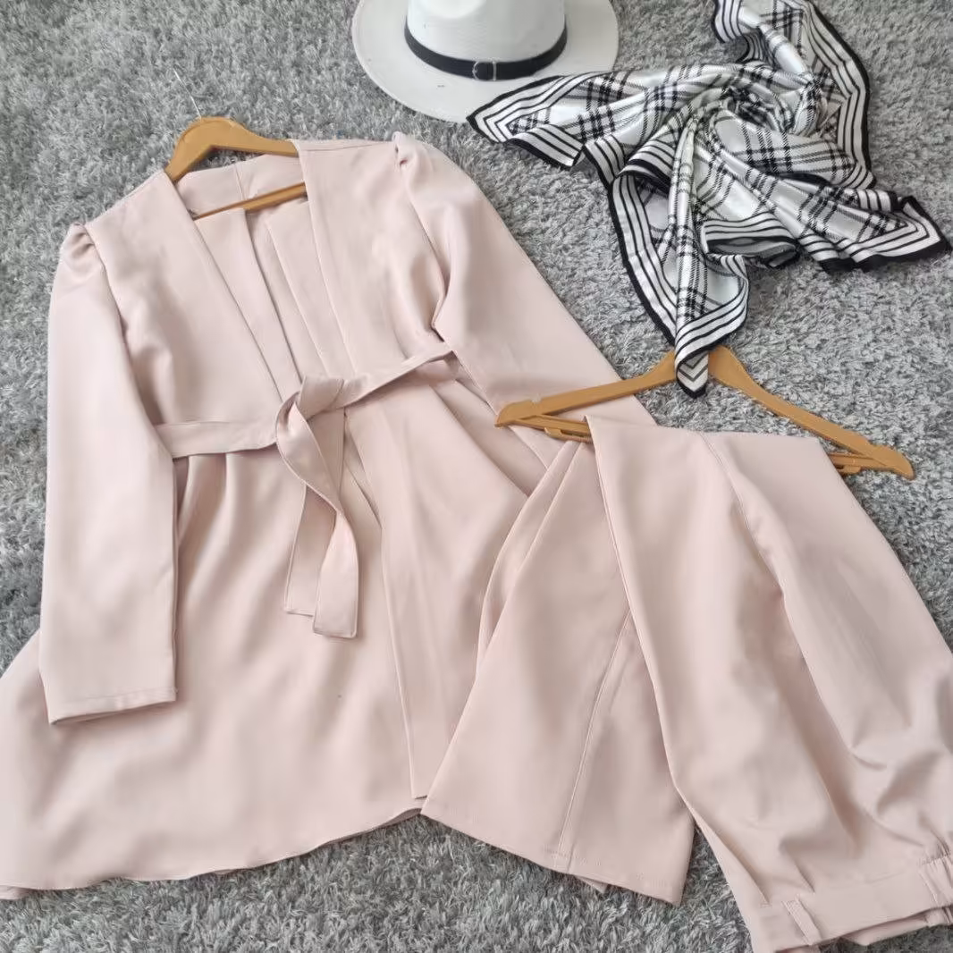 کت  شلوار زنانه،مانتو شلوار،ست مانتو شلوار، مانتو عروسکی، ست عروسکی، کیفیت تضمینی و ترند سال