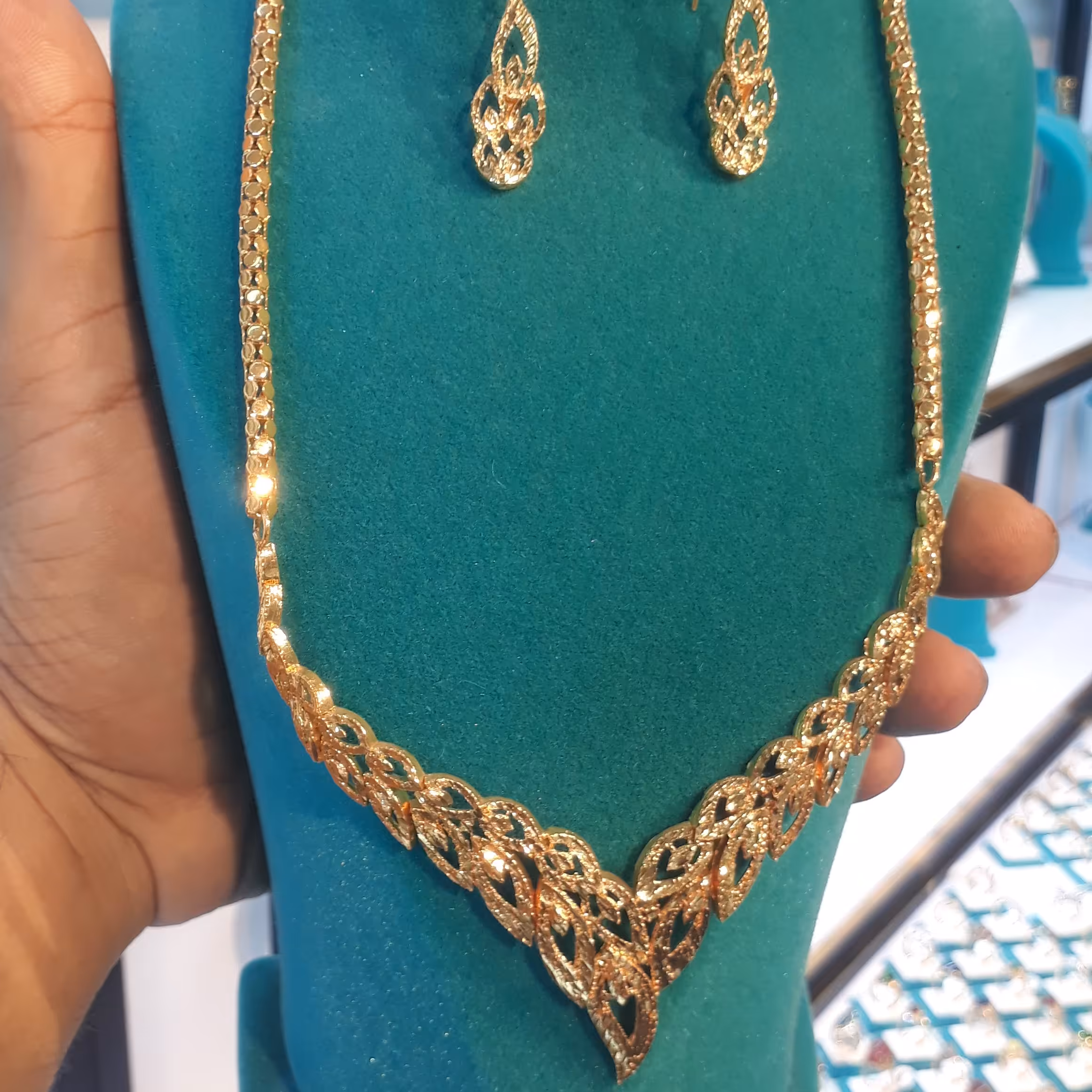 سرویس مشابه طلا  ارسال رایگان