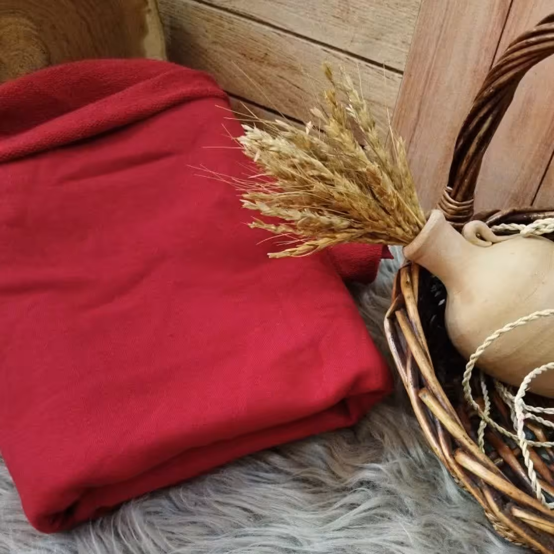 جنس پارچه :تریکو دورس سه نخ زرشکی 

قد پارچه :120
عرض پارچه:140
وزن پارچه:580گرم

قیمت:85