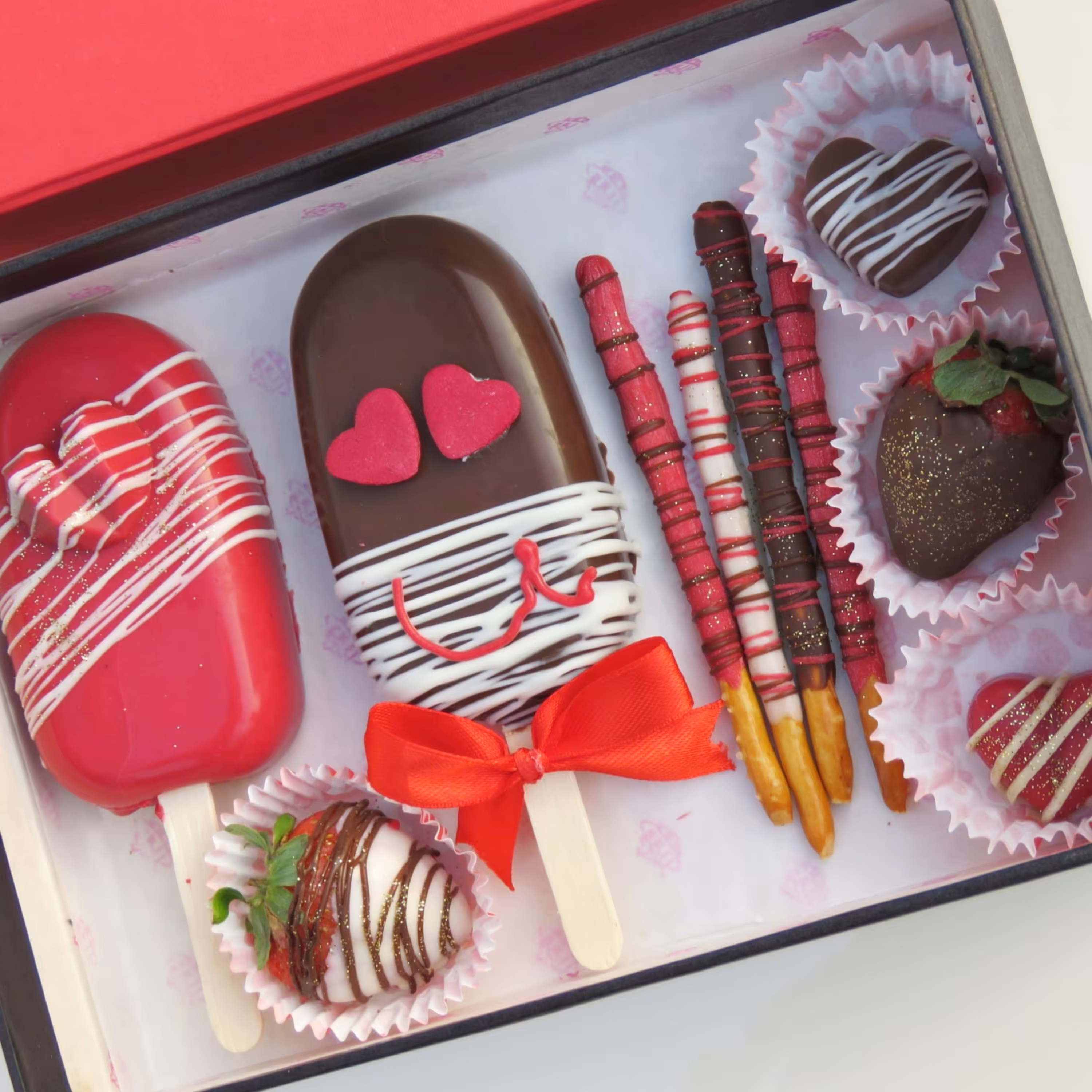 پاپسیکل و شکلات و توت فرنگی و چوب شور