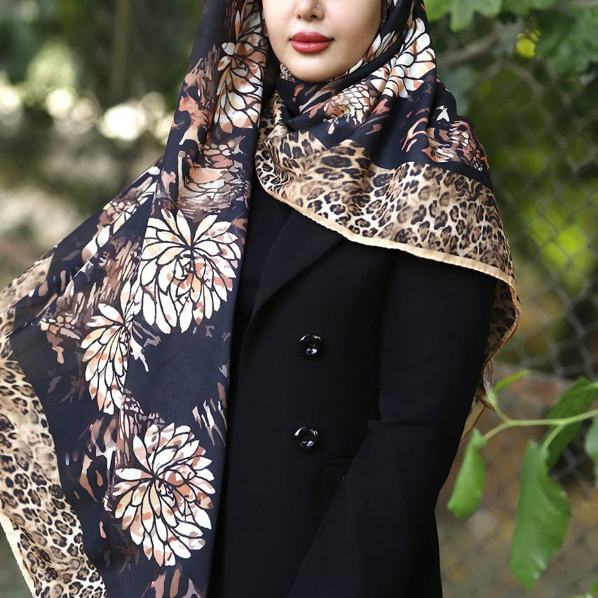 روسری نخی زمینه مشکی