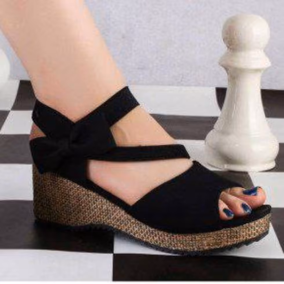 صندل زنانه پریسا کنفی سبک و راحت پاشنه پنج سانت ary 