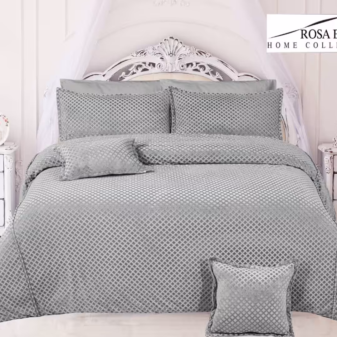 روتختی مخمل ترک دونفره درجه یک 8 تیکه کیفیت و دوخت عالی طرح 1402 شیک و خاص طوسی روشن