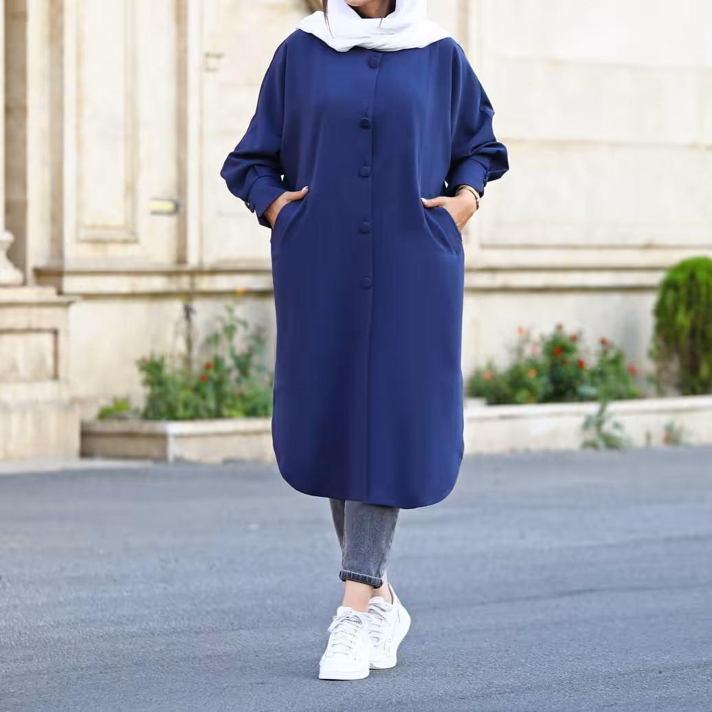 مانتو دانشجویی اداری  دکمه دار فری سایز با جنس  کرپ مازراتی 