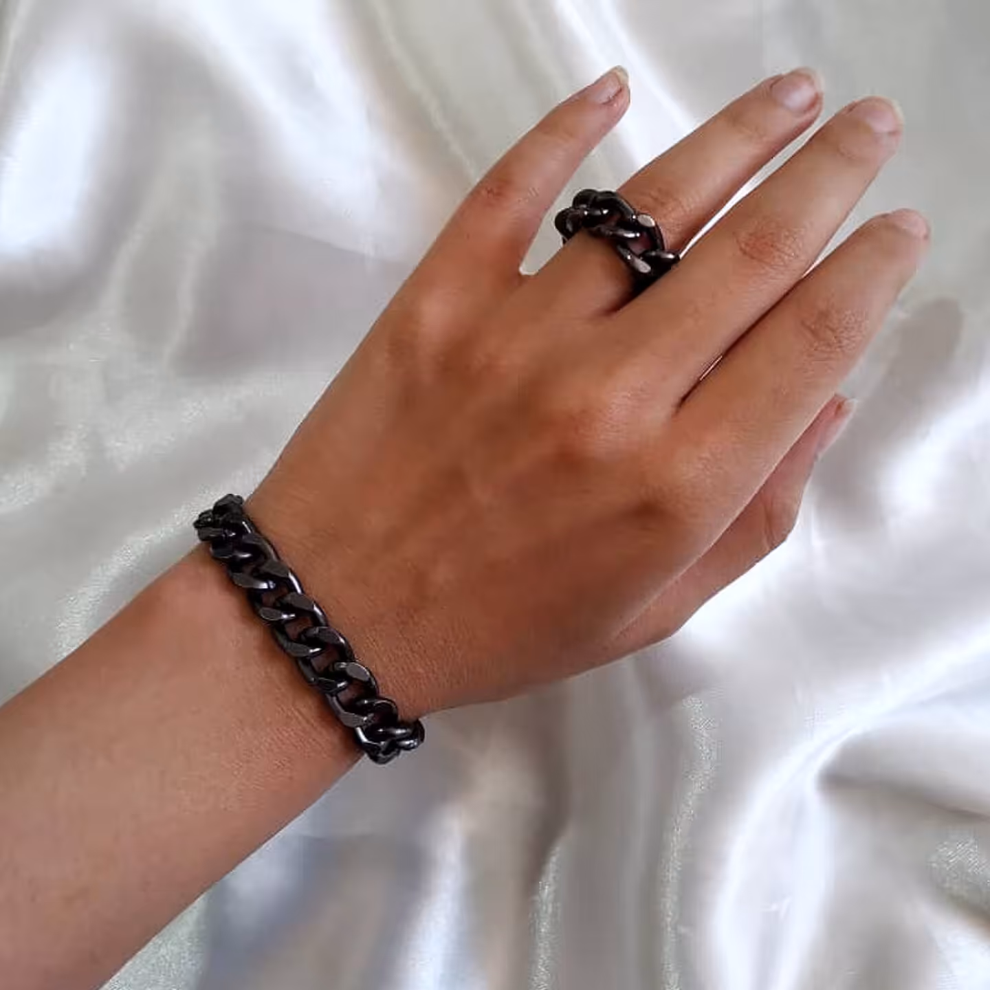  ست دستبند و انگشتر مشکی