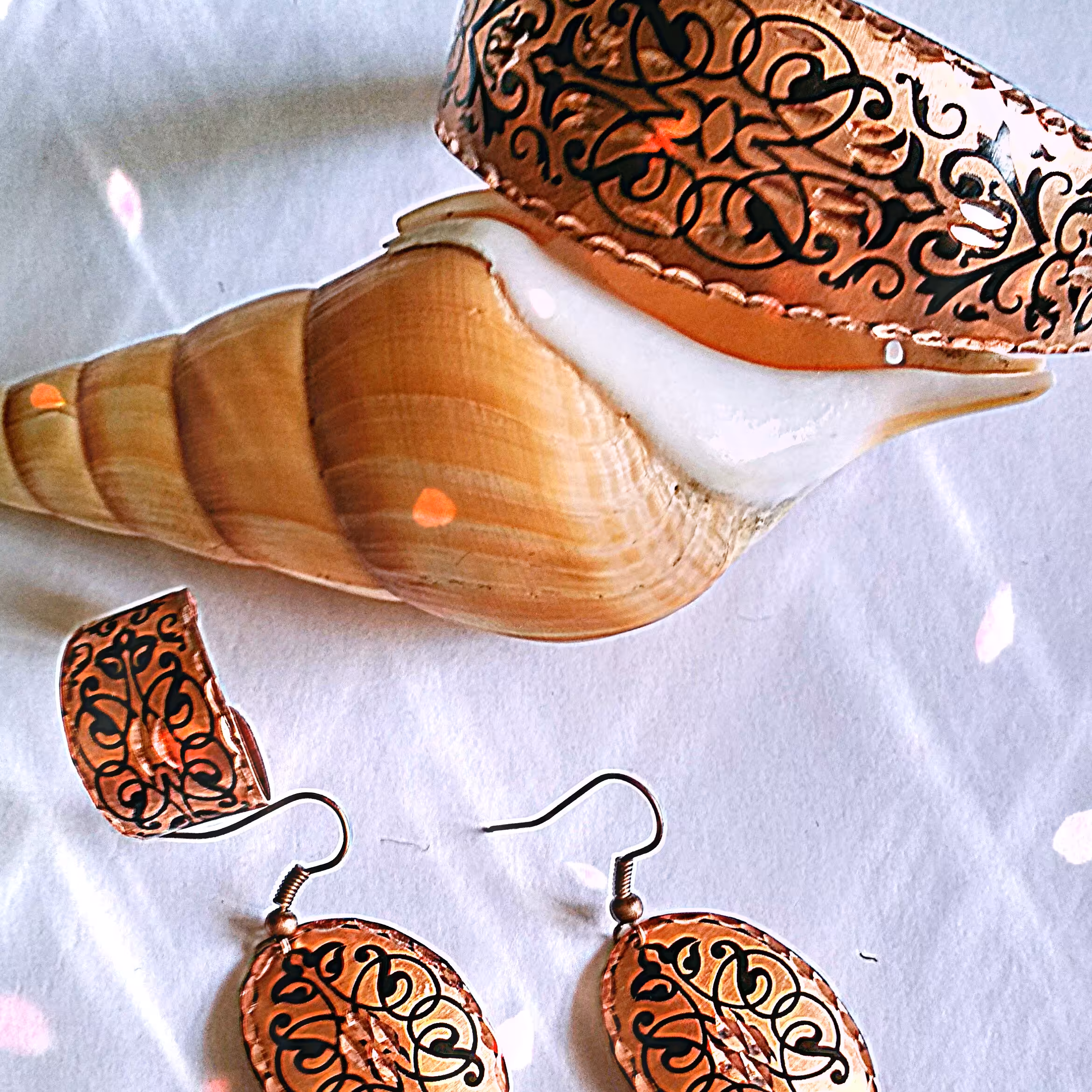 سرویس مسی دستبند انگشتر گوشواره طلایی مدل بیضی 