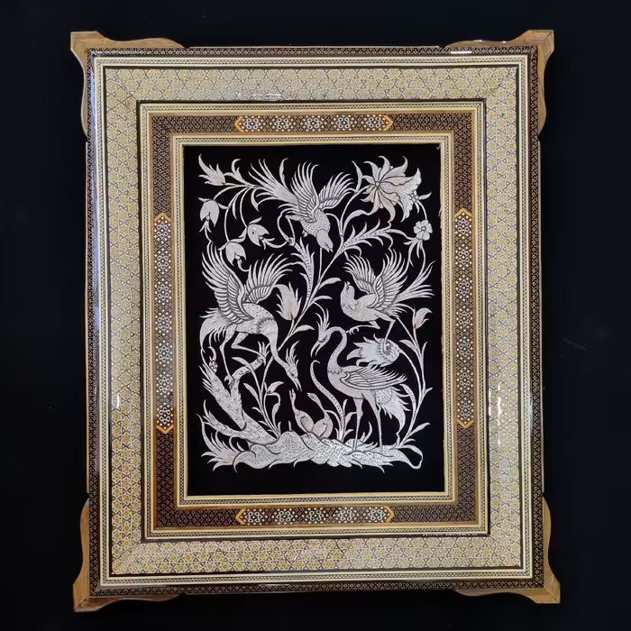 تابلو برجسته  قلمزنی مسی با قاب خاتم کاری ترنج 55در65