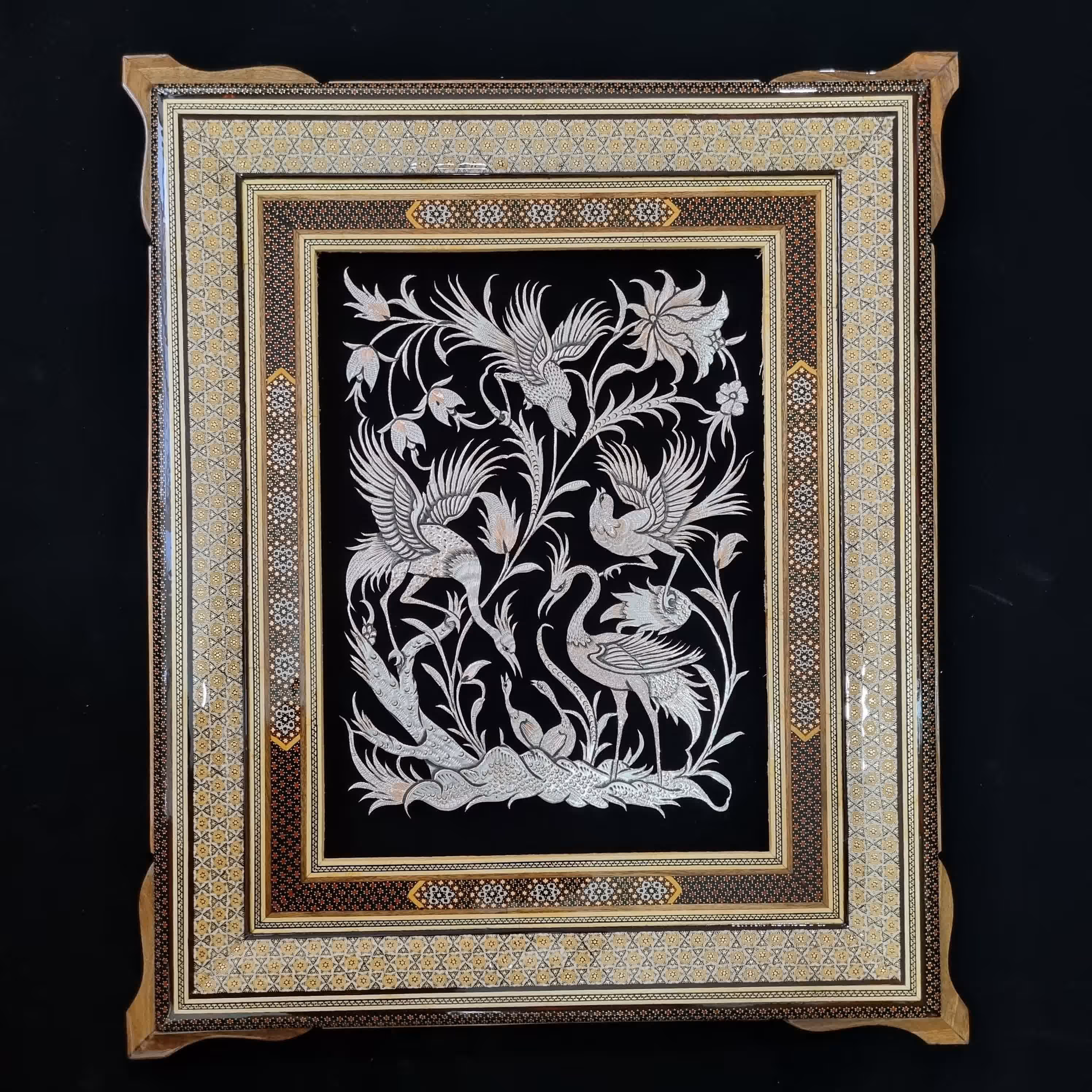 تابلو برجسته  قلمزنی مسی با قاب خاتم کاری ترنج 55در65