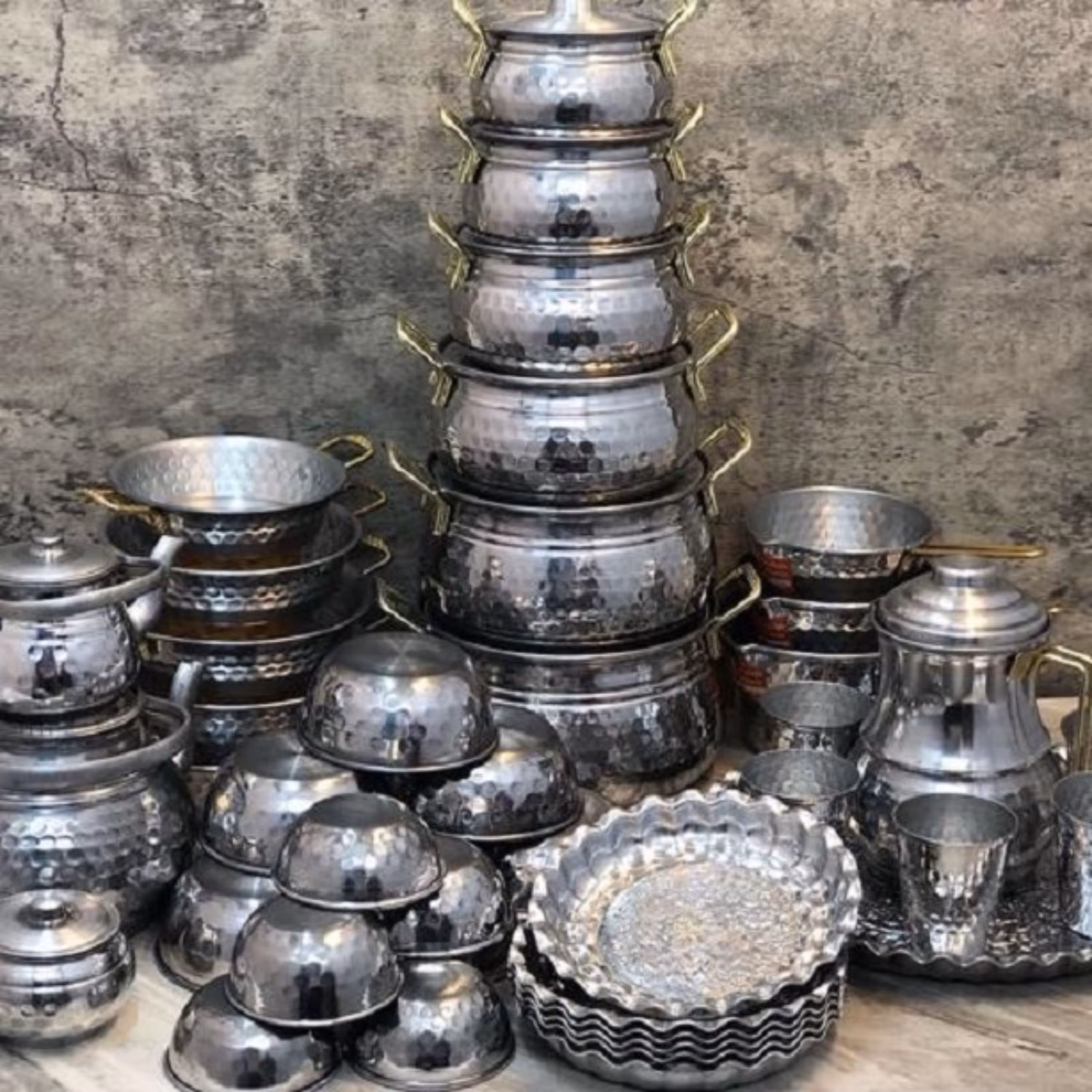 سرویس 53 پارچه روحی چکشی دالبری ( ارسال مستقیم از تولیدی اراک ) (پس کرایه)