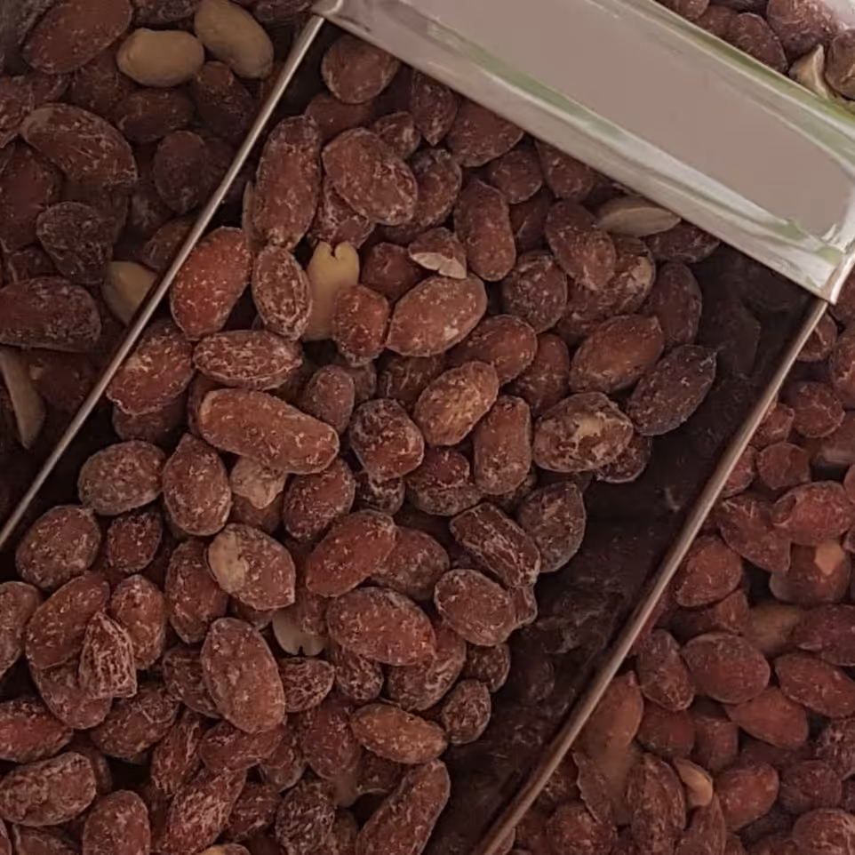 مغز بادام زمینی تنوری (500گرم)