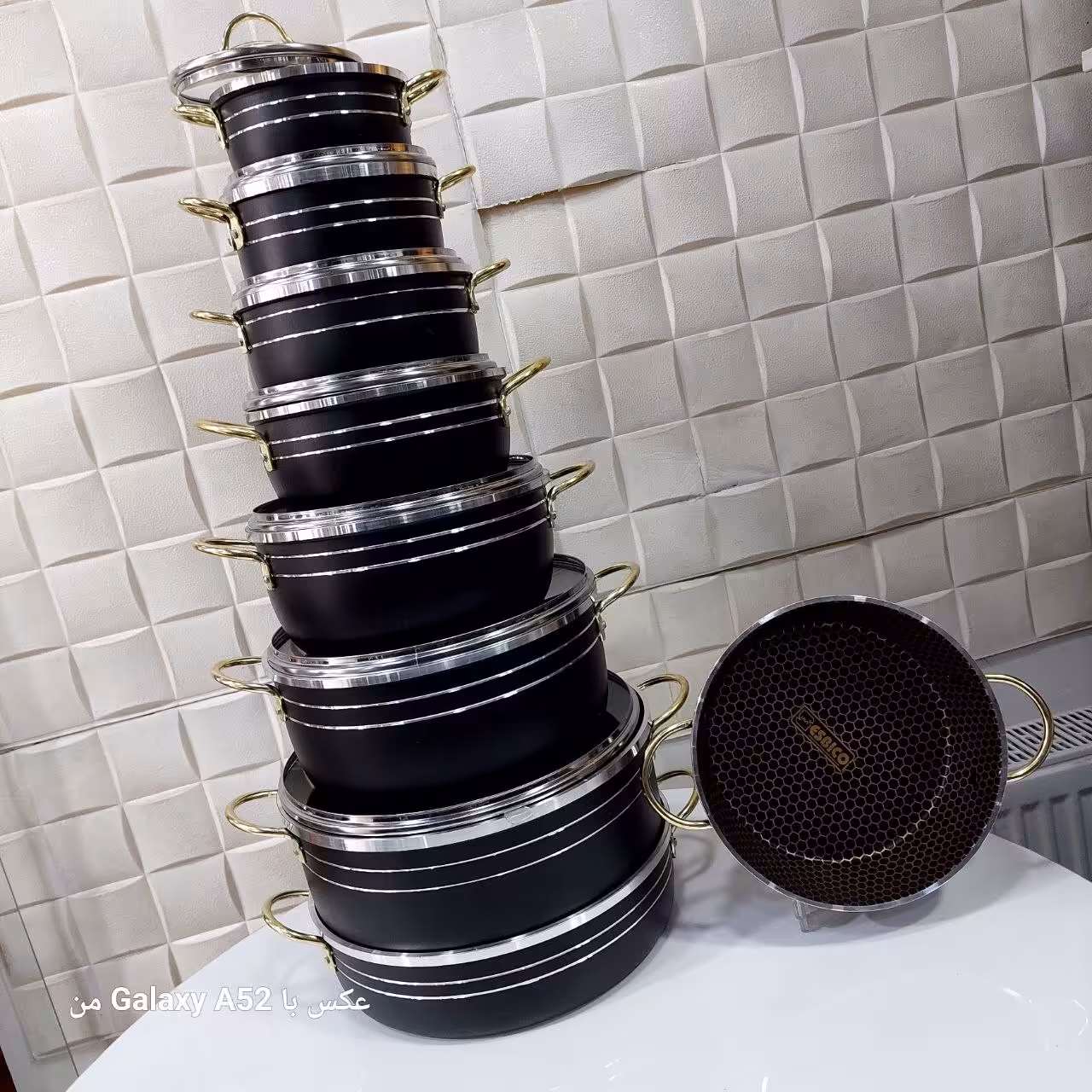 سرویس قابلمه 16 پارچه اسبیکو گرانیتی دسته طلایی همراه با ضمانت نامه یکساله داخل سرویس 