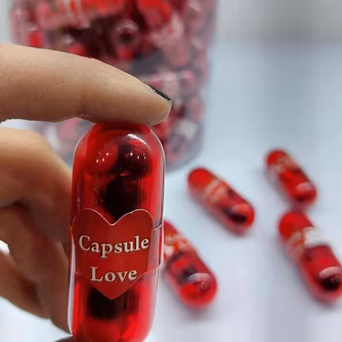 شکلات کپسول علاقه و دوست داشتن سایز  متوسط 