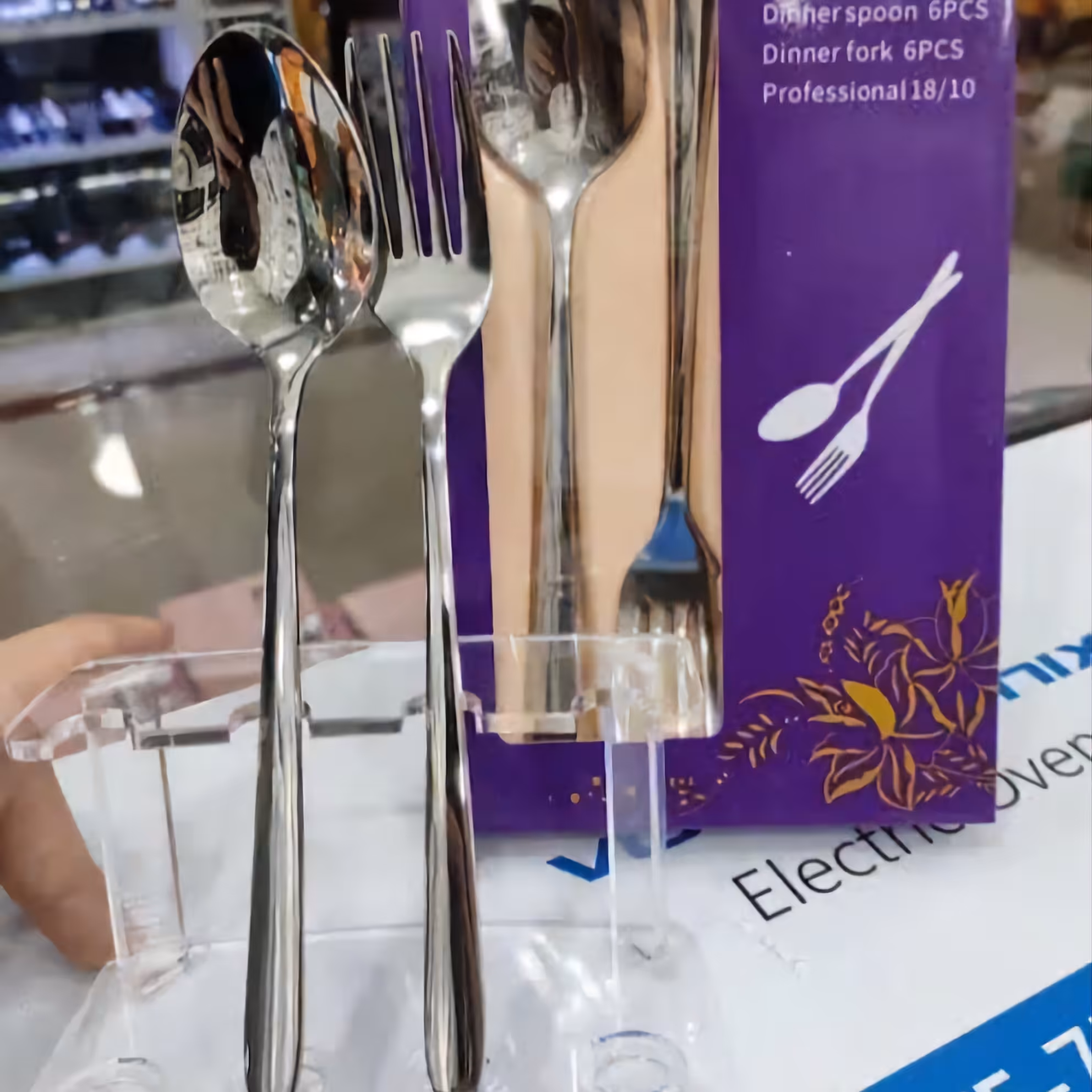 ست قاشق چنگال یونیک اصل آهن ربا نگیر  12 پارچه لطفا قبل از سفارش موجودی بگیرید 