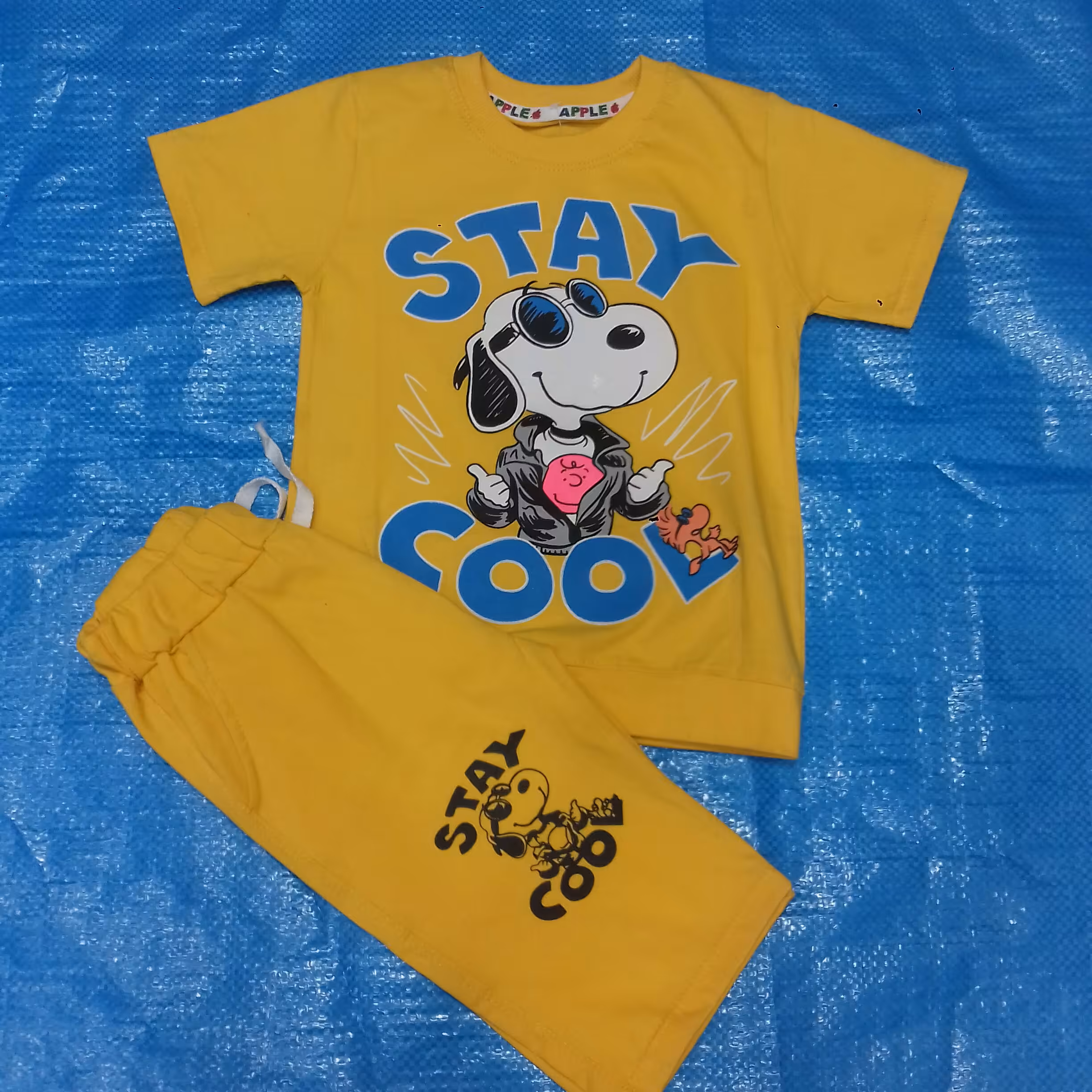 بلوز شلوارک پسرانه طرح استاک جنس نخ پنبه سایز بندی 45و50 در رنگ بندی های زرد قرمز  آبی وسبز مناسب برای 7سال تا 10سال 