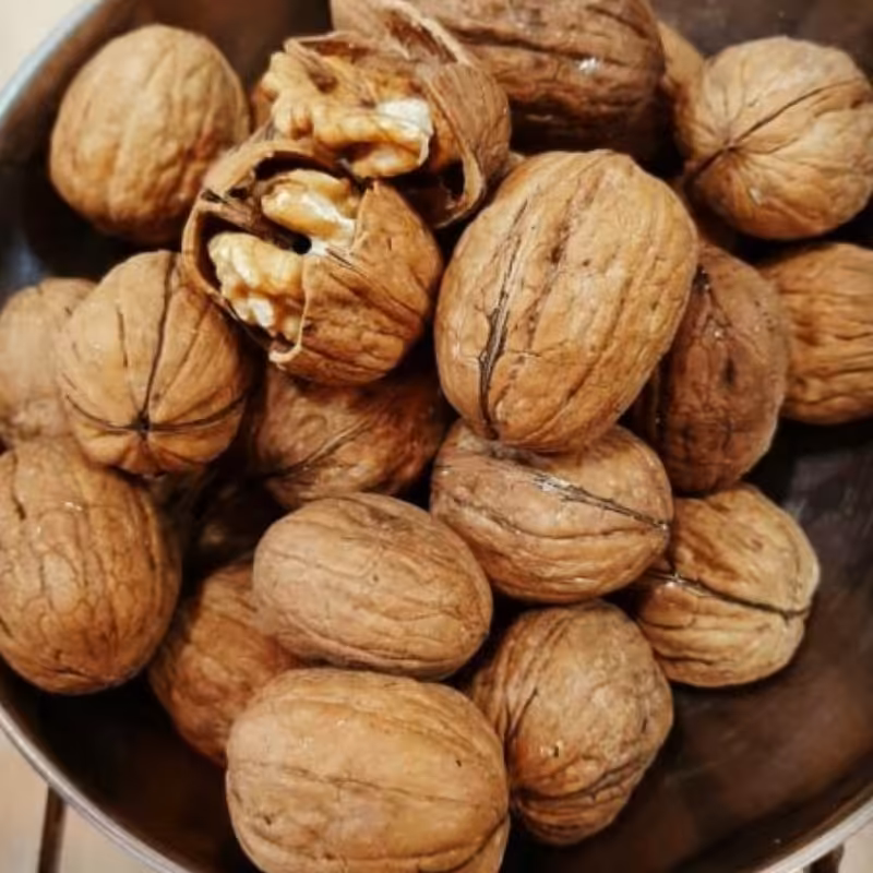 گردوی ارگانیک  و کاغذی درجه یک ،تازه تازه  امسالی 1402 کیلویی 