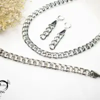 سرویس زنانه طرح طلا کارتیه سفید