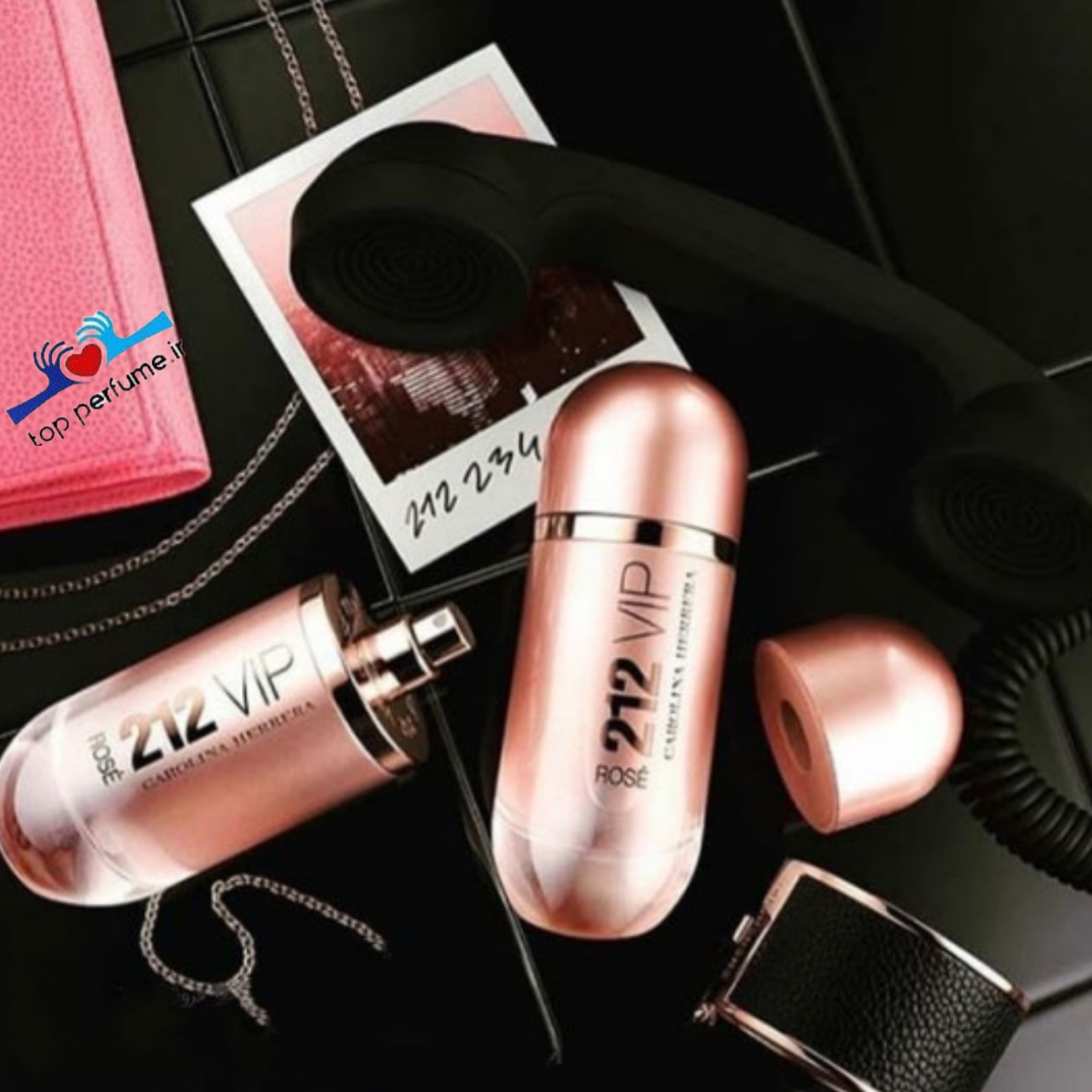 عطر ادکلن کارولینا هررا 212 وی آی پی رز
زنانه و خاص