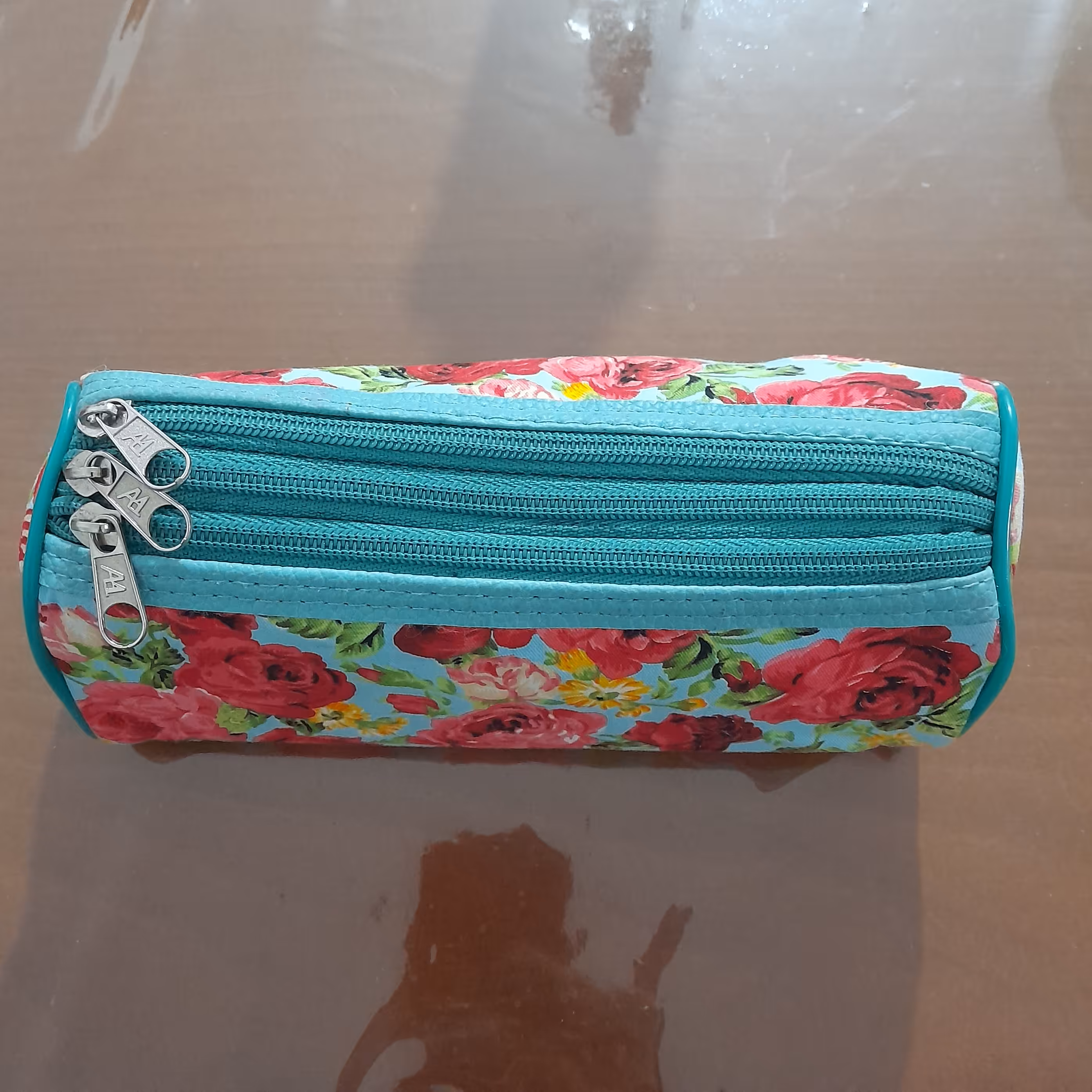 جامدادی پارچه ای سه زیپ گلدار  جنس اعلا قابل شستشو و ضمانت 