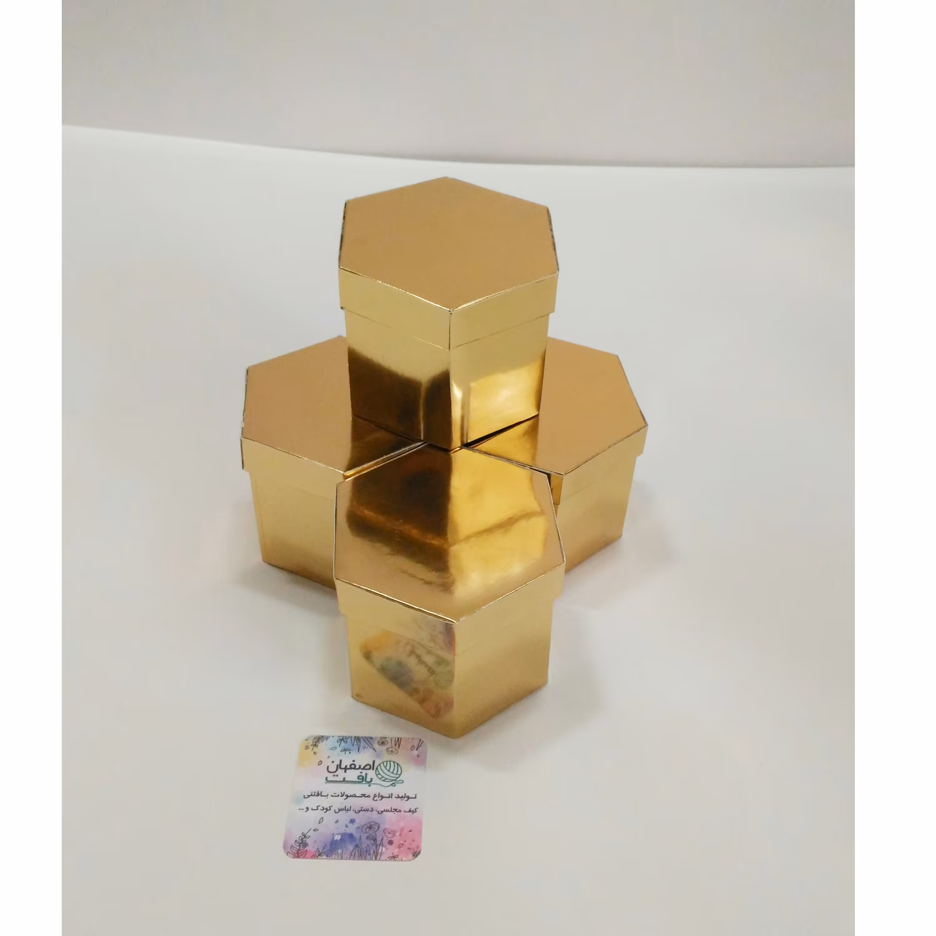 جعبه کادو  شش ضلعی آینه ای  طلایی کوچک هاردباکس هرضلع 5 با ارتفاع 8 سایز 1