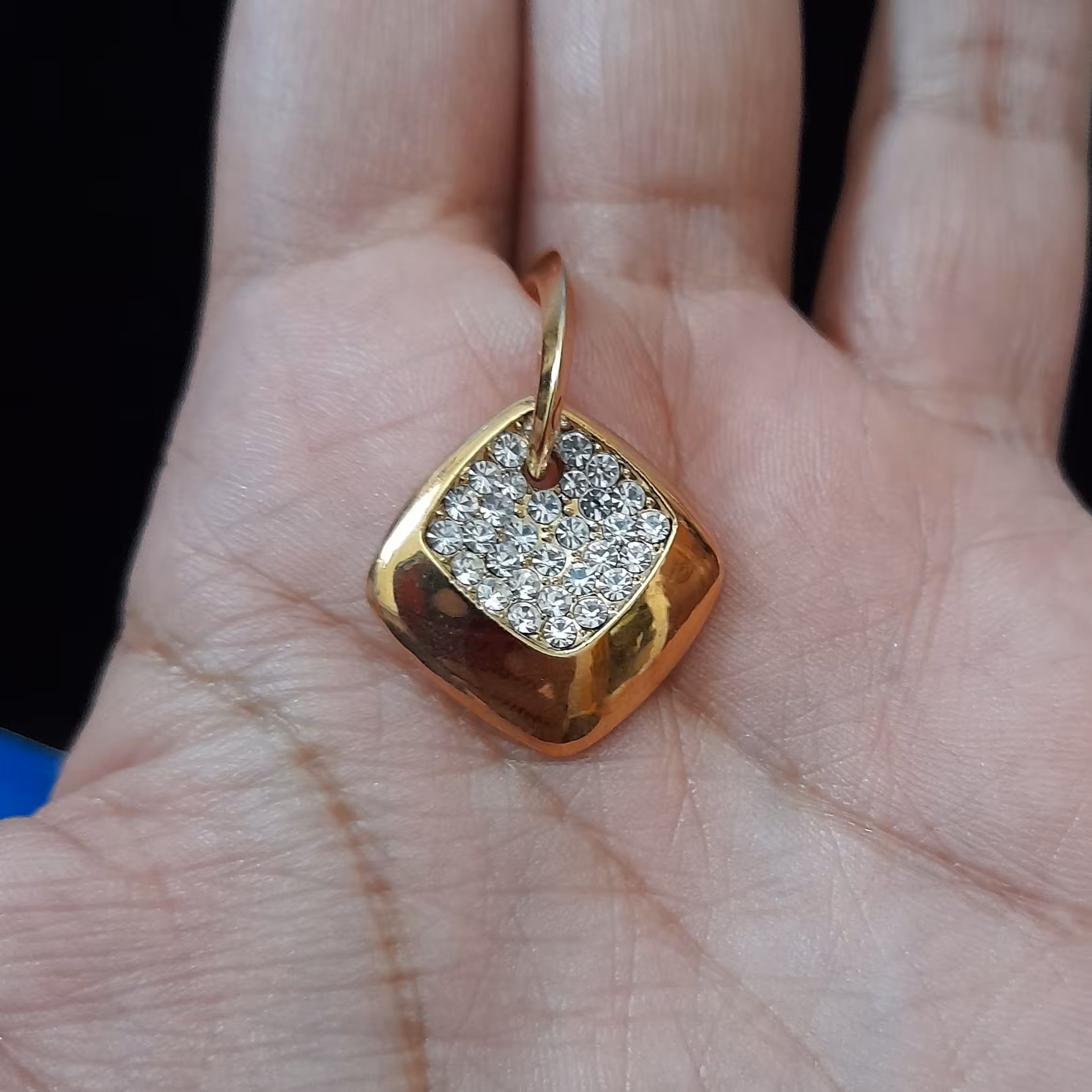 گوشواره نگین دار  مربعی جنس کره ای