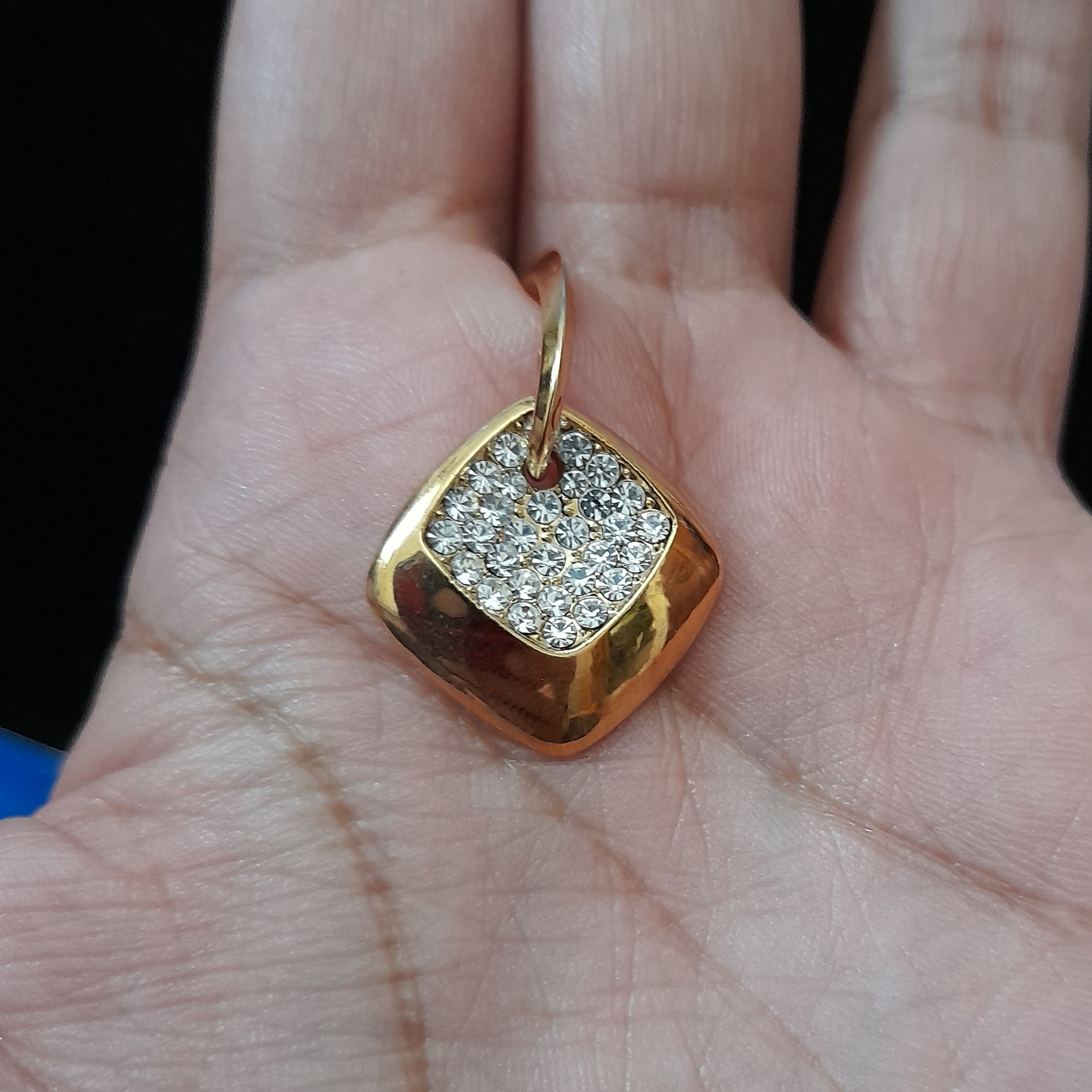 گوشواره نگین دار مربعی جنس کره ای