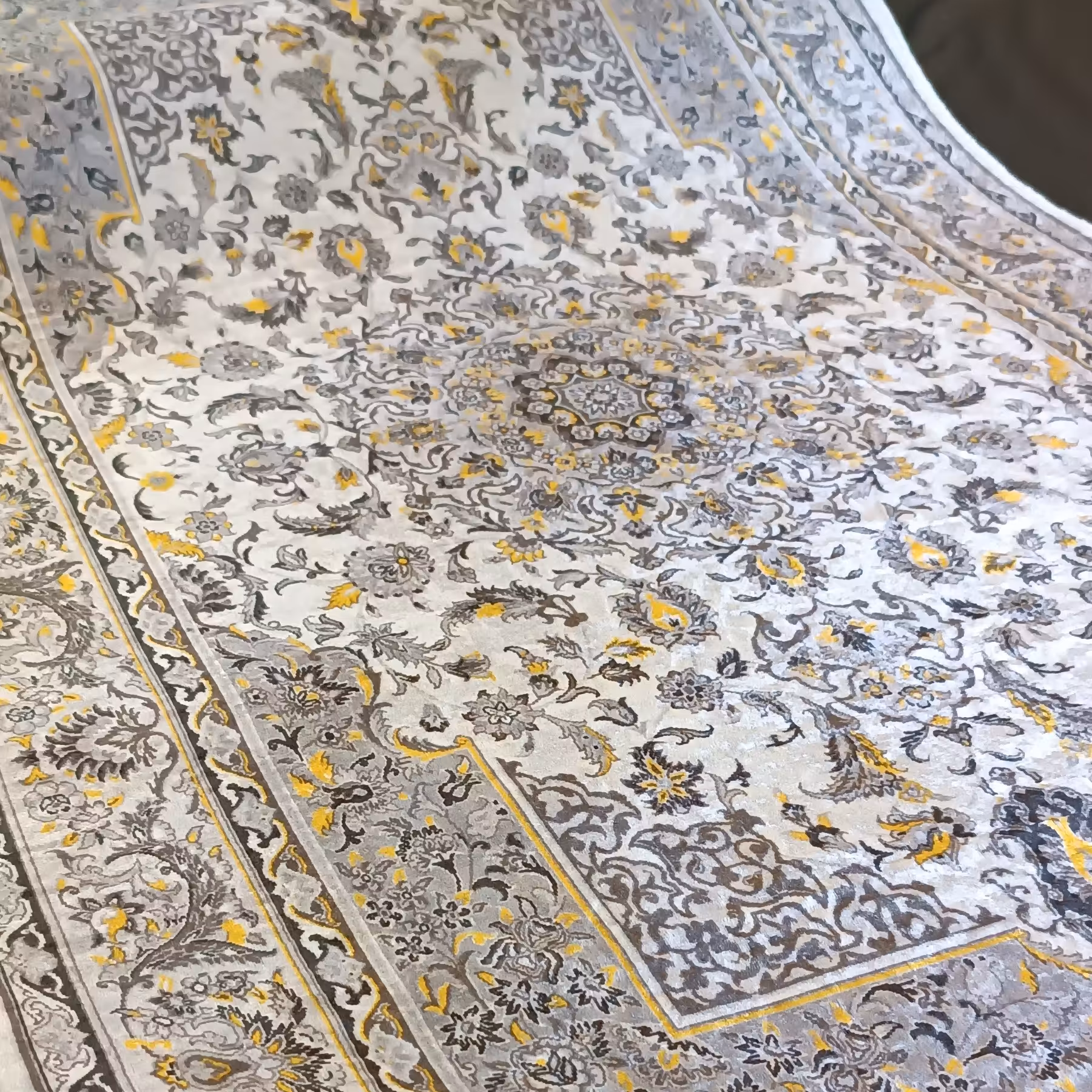 فرش طوسی مدرن با زیره ی استپ دار