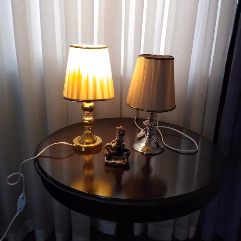 آباژور رومیزی کاربردی لاکچری