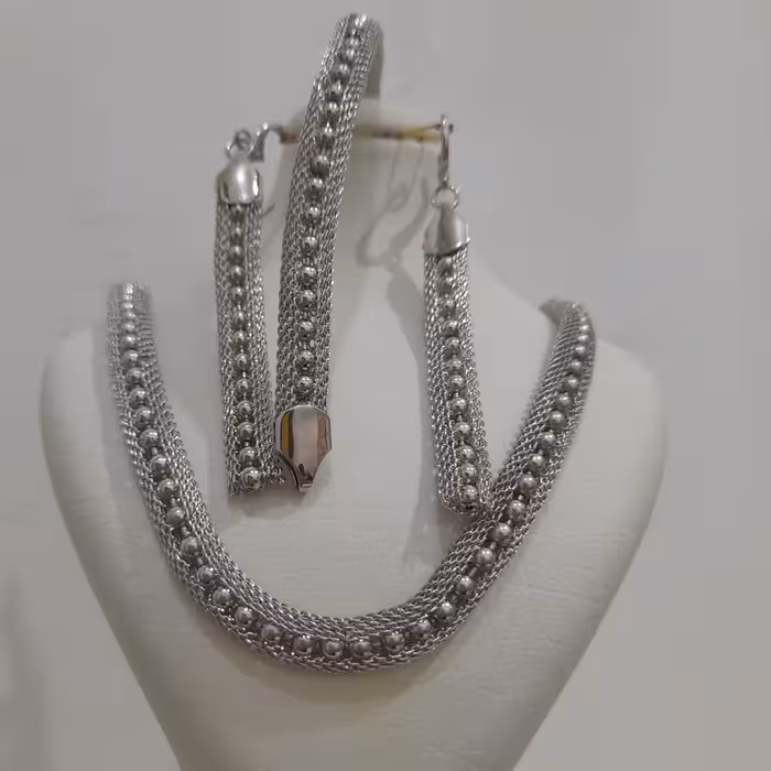 سرویس،بدلیجات ،گردنبند و گوشواره دستبند استیل