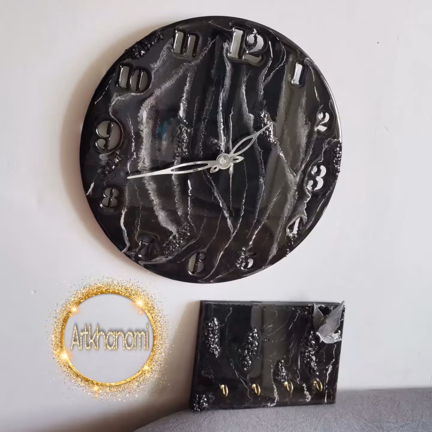 ساعت و جاکلیدی ست مشکی 