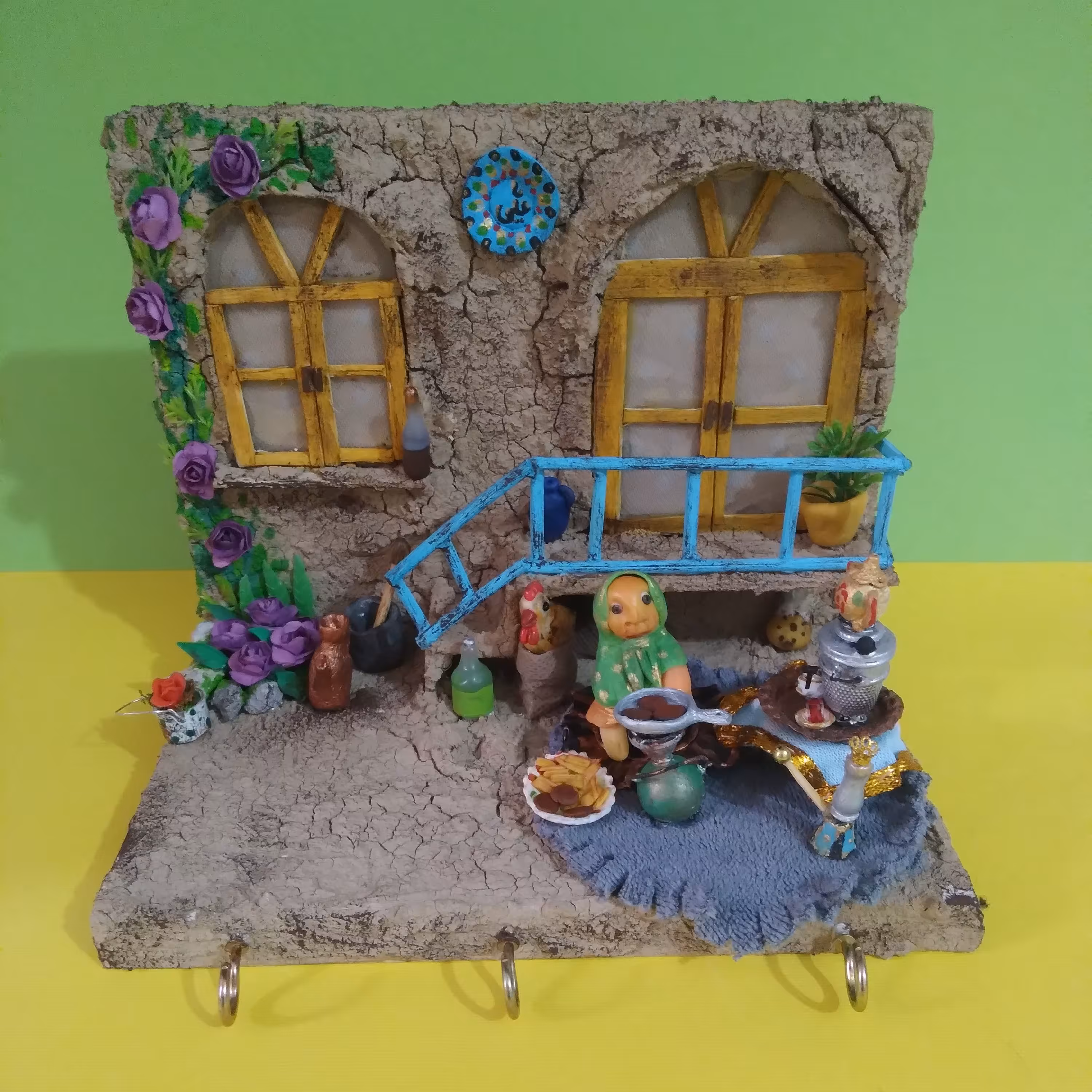 دست سازهای کوچک من.  ماکت حیاط .حیاط کاهگلی .حیاط خانه مادربزرگ. محصولی از ستاره چوبی 