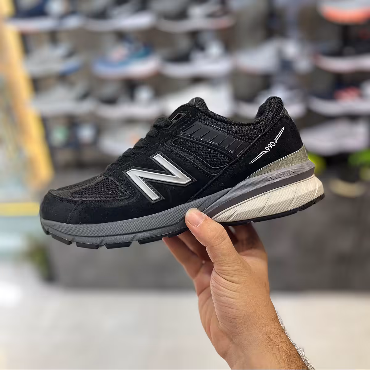 کفش راحتی مردانه نیوبالانس مدل 990 مشکی زیر طوسی 