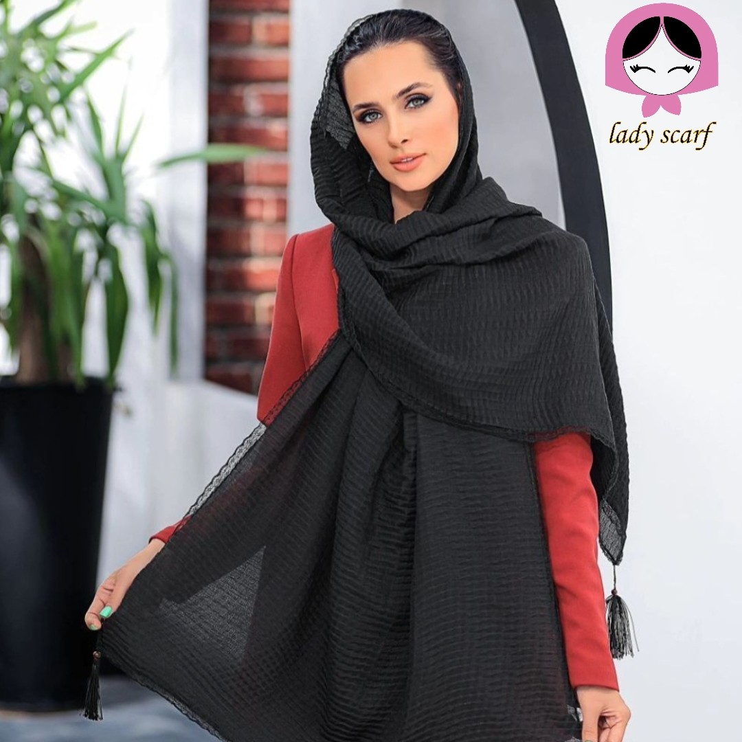 شال پلیسه مشکی دور دانتل مجلسی
