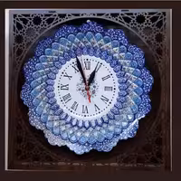 ساعت میناکاری قاب چوبی