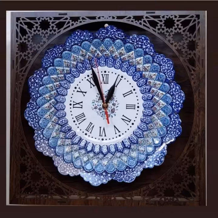 ساعت میناکاری قاب چوبی