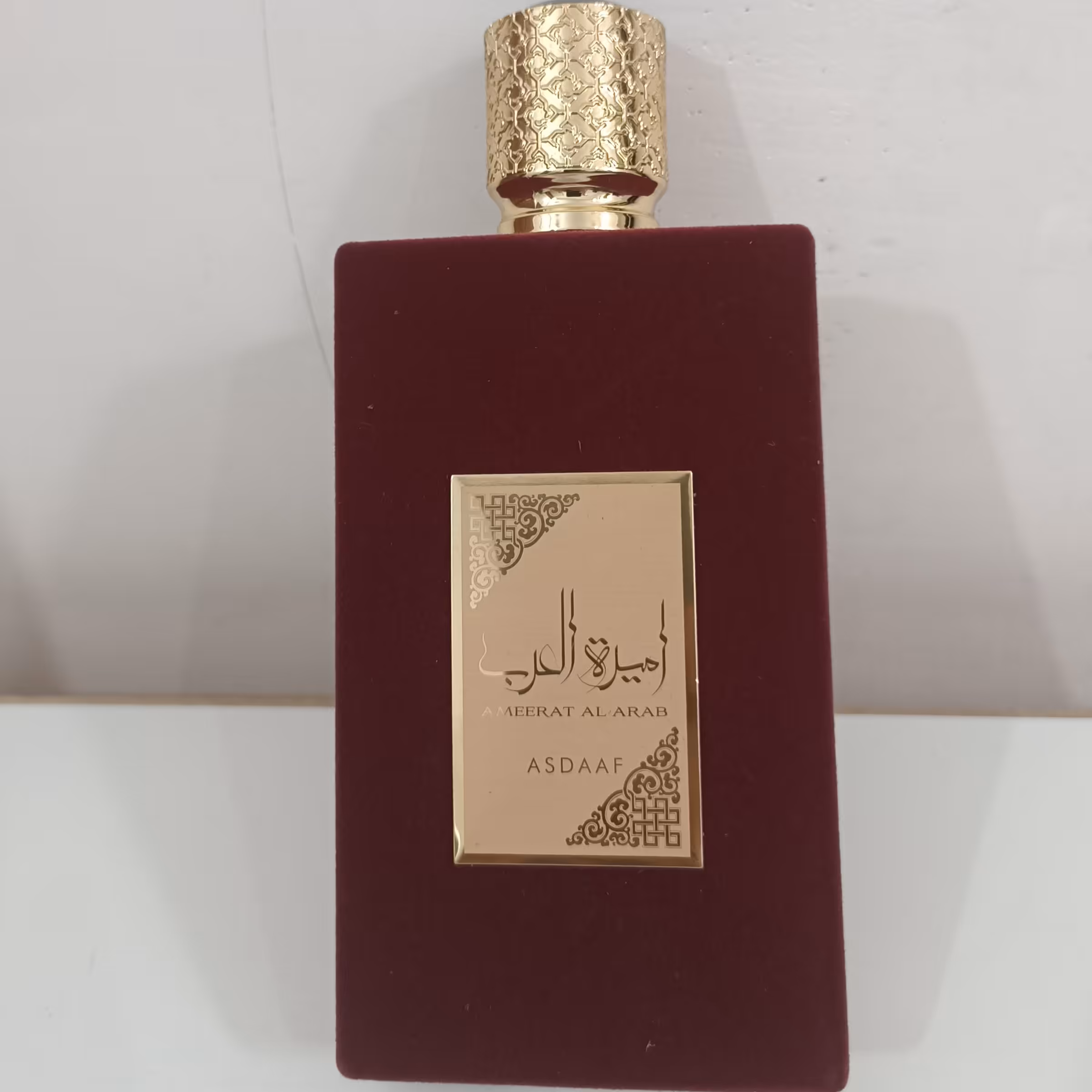 ادکلان امیره العرب.  شاهزاده خانم عرب

  حجم 100 میل