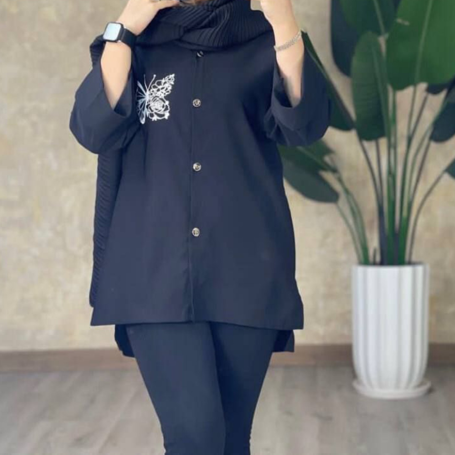 شومیزمانتویی طرح پروانه.. ابروبادی بابوس درجه 1..اول موجودی بعد ثبت سفارش ارسال رایگان.