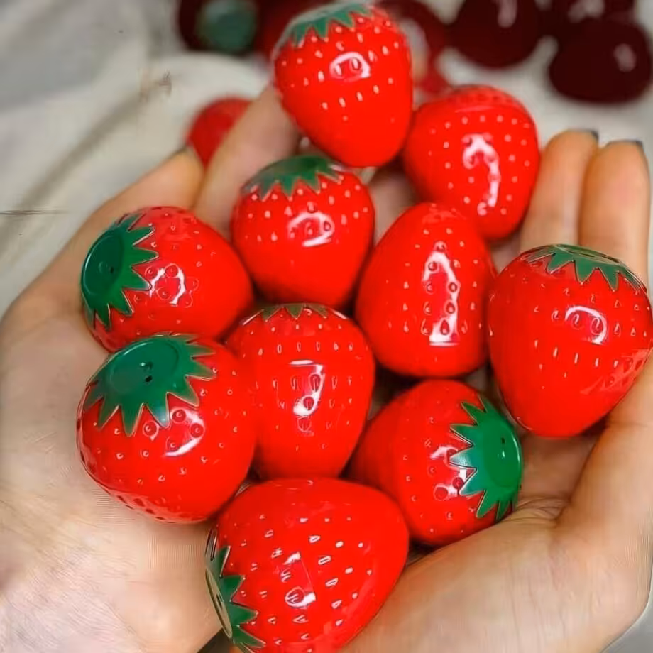 بالم لب توت فرنگی