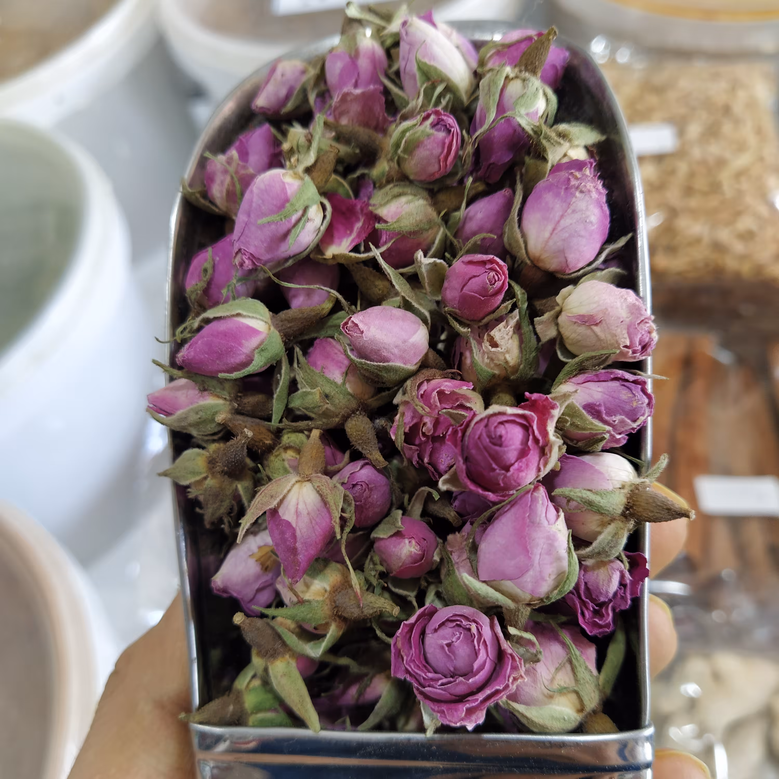 غنچه گل محمدی درجه یک بسته بندی 75 گرمی