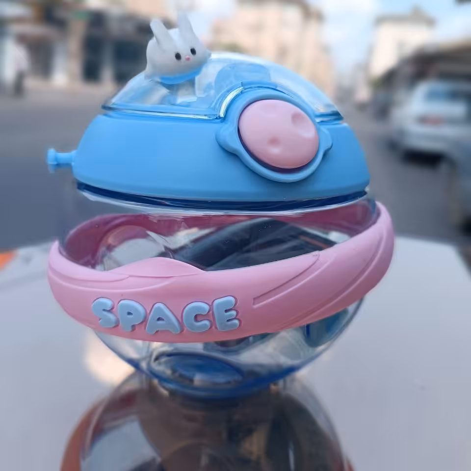 قمقمه خرگوش فضانورد