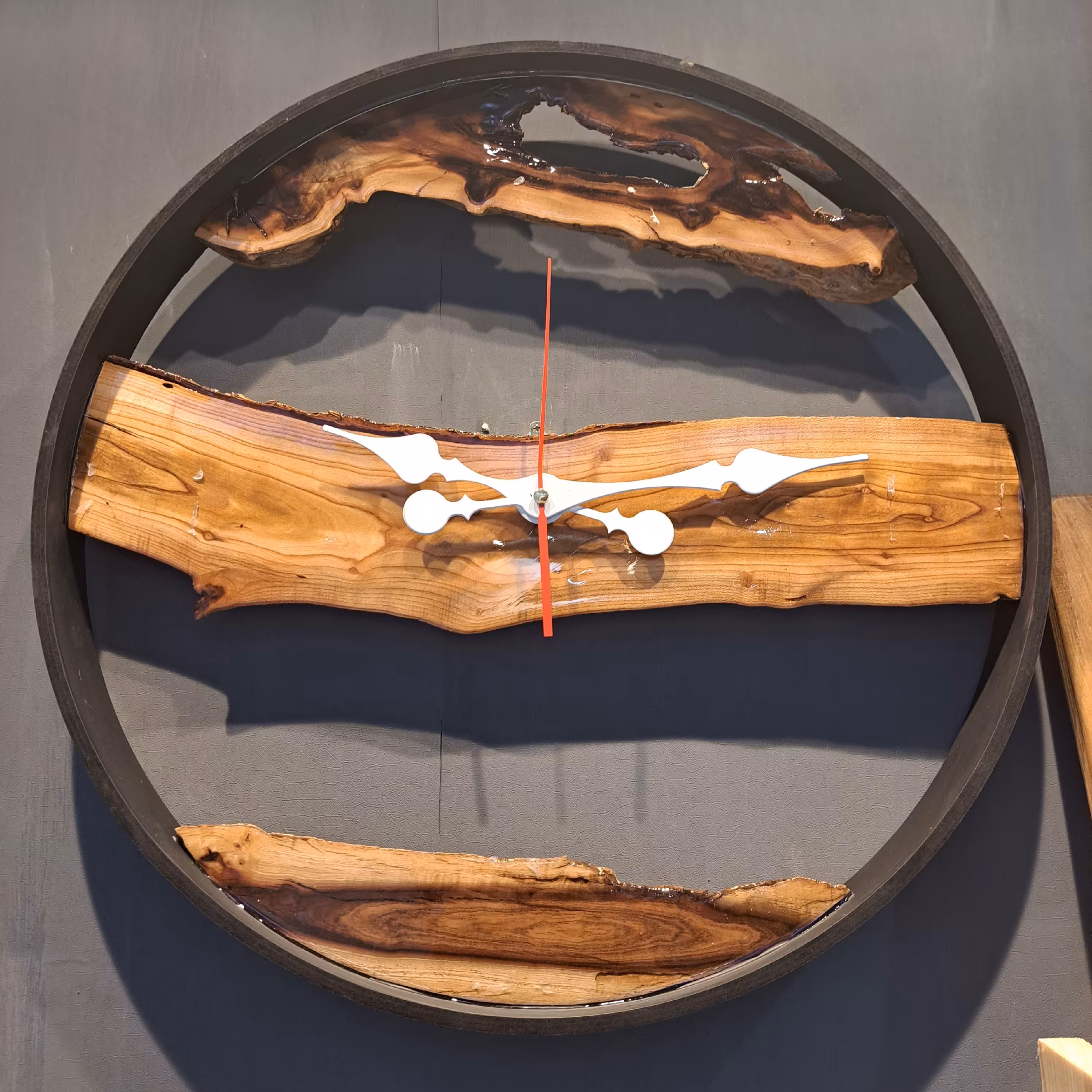 ساعت دیواری