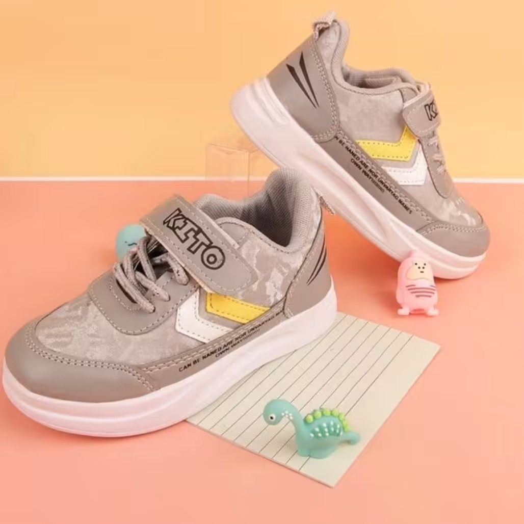 کفش اسپرت بچه گانه. دخترانه و پسرانه
