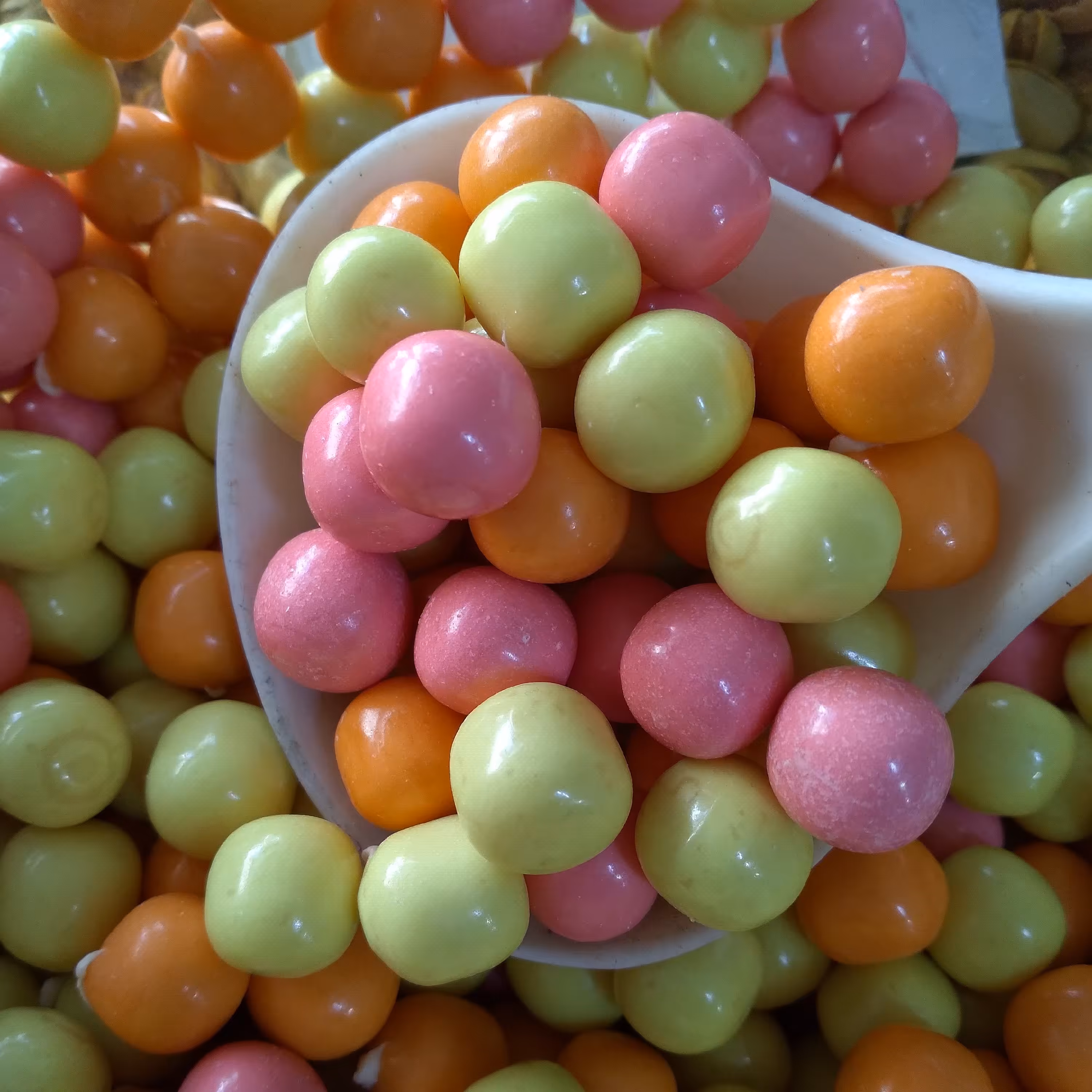 تافی روکش دار مرکبات دراژه اینجاست (یک کیلو)