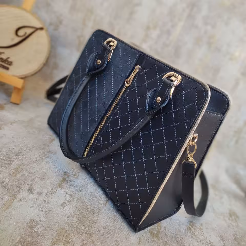 کیف چرم دست دوز گاوی طوسی مشکی طلایی 